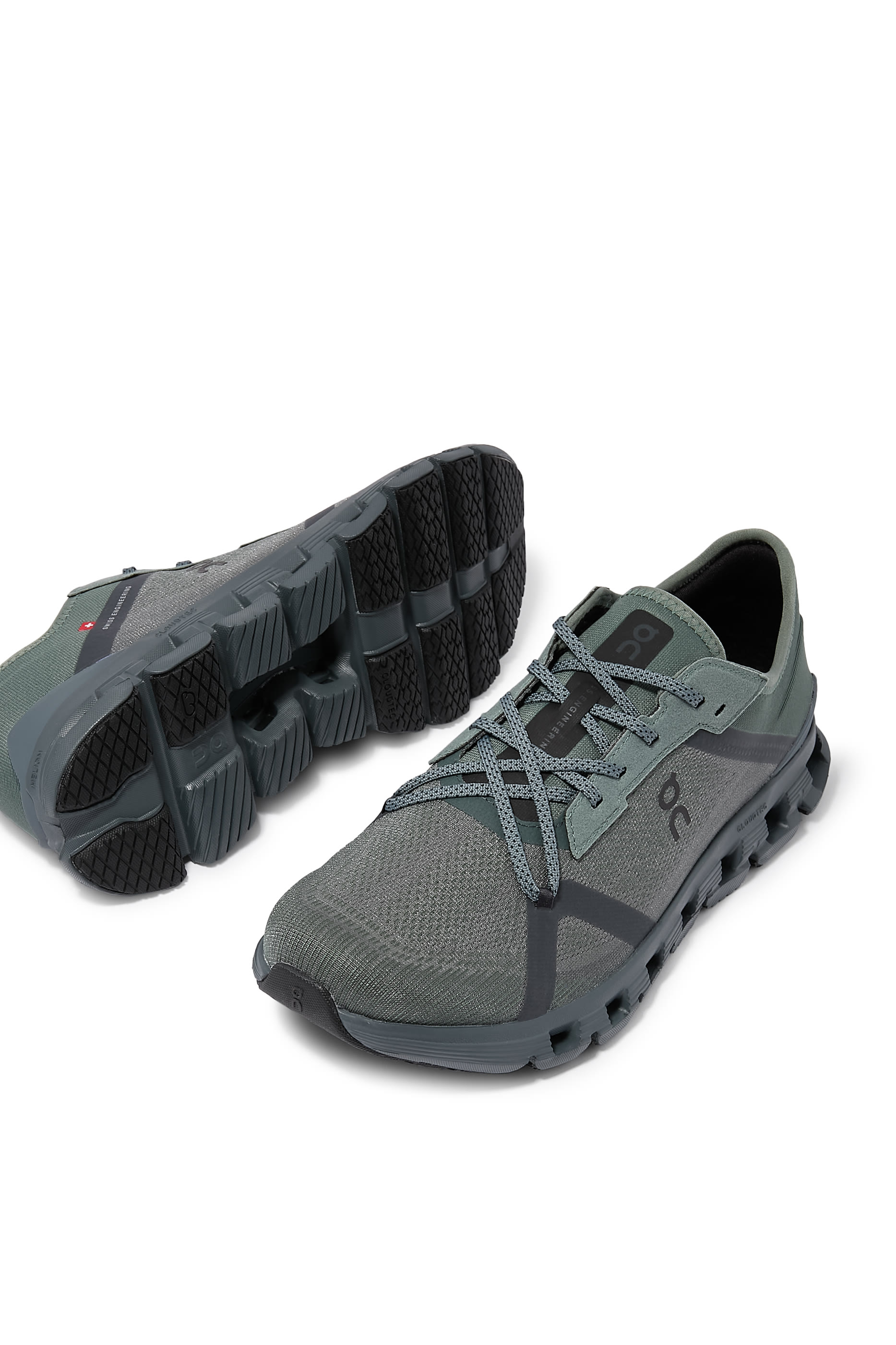 سنيكرز كلاود اكس 4 اي دي