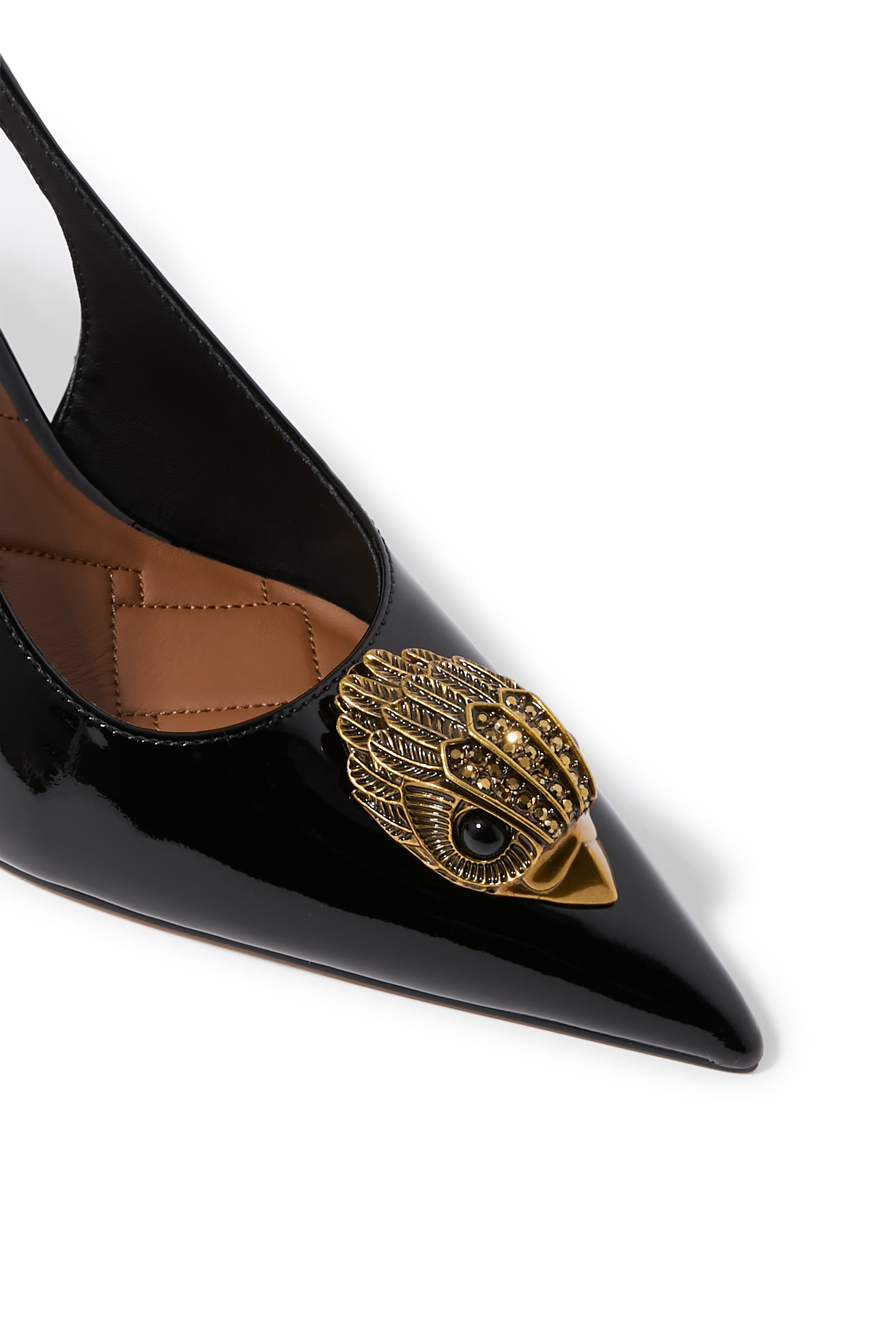 صندل بسير خلفي 85 باللون الأسود مزين بحلية النسر كبيرة