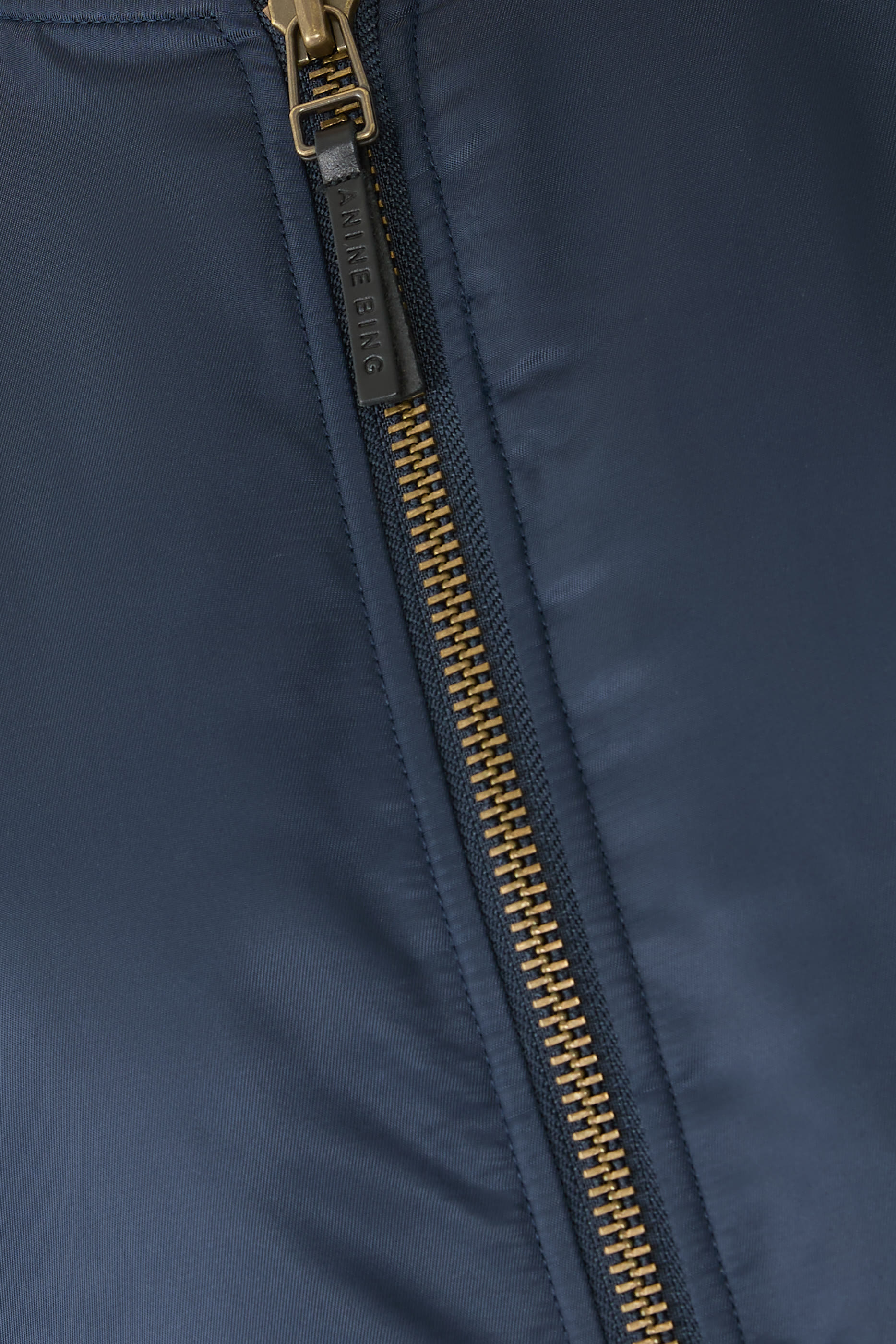 جاكيت بومبر ليون