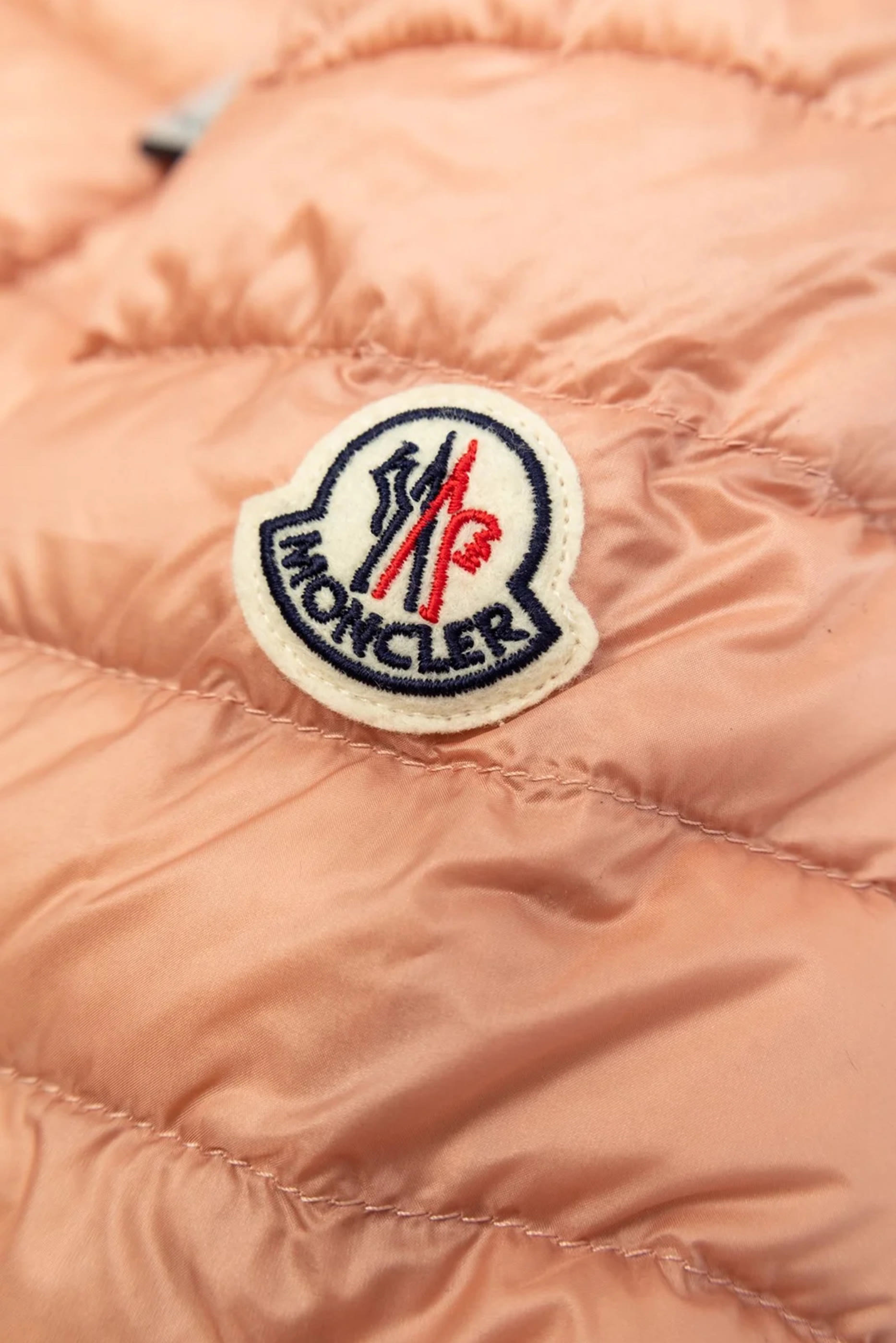 جاكيت لانس قصير مبطن بالزغب قابل للطي