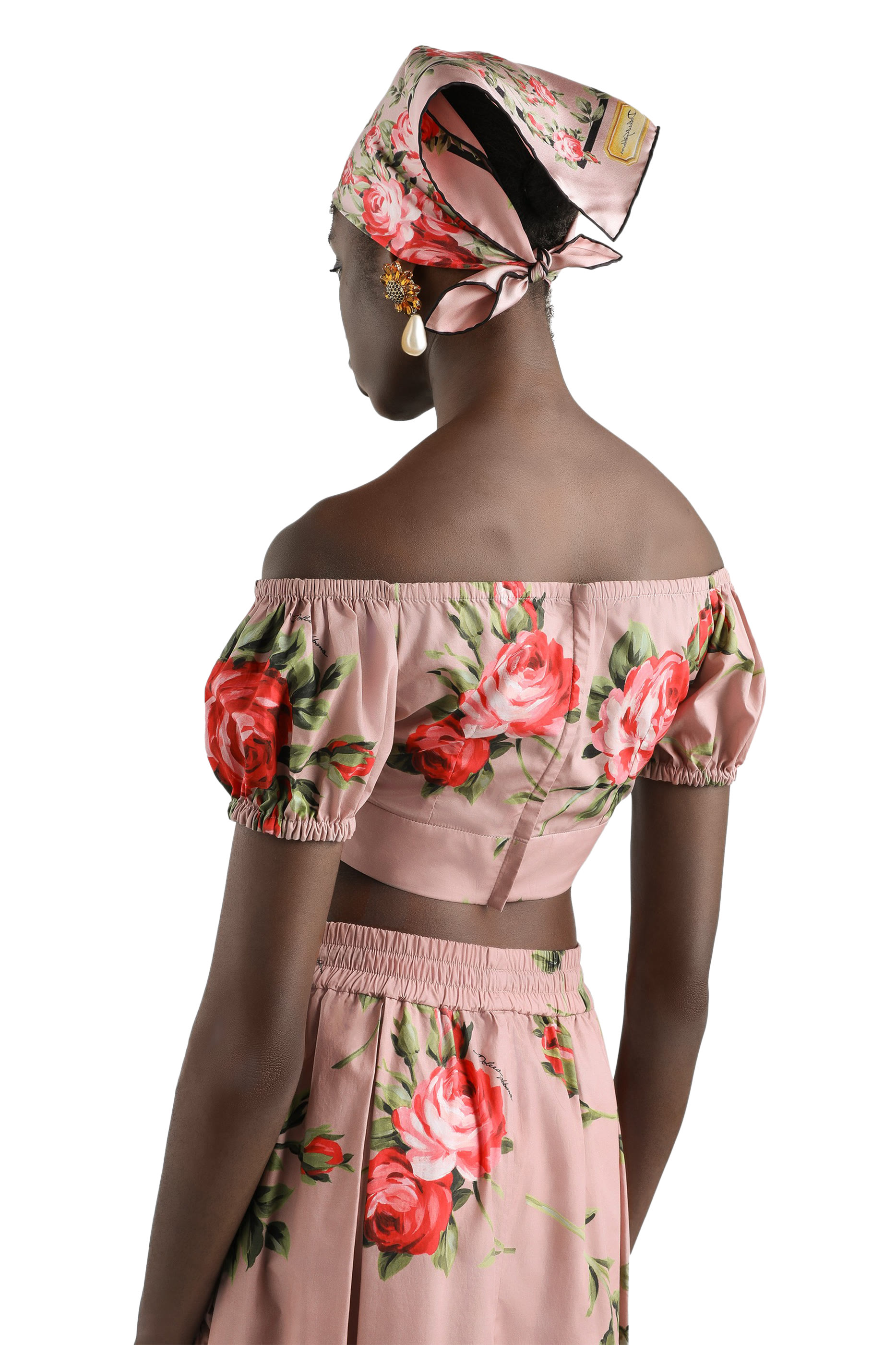 بلوزة بنقشة ورد قطن