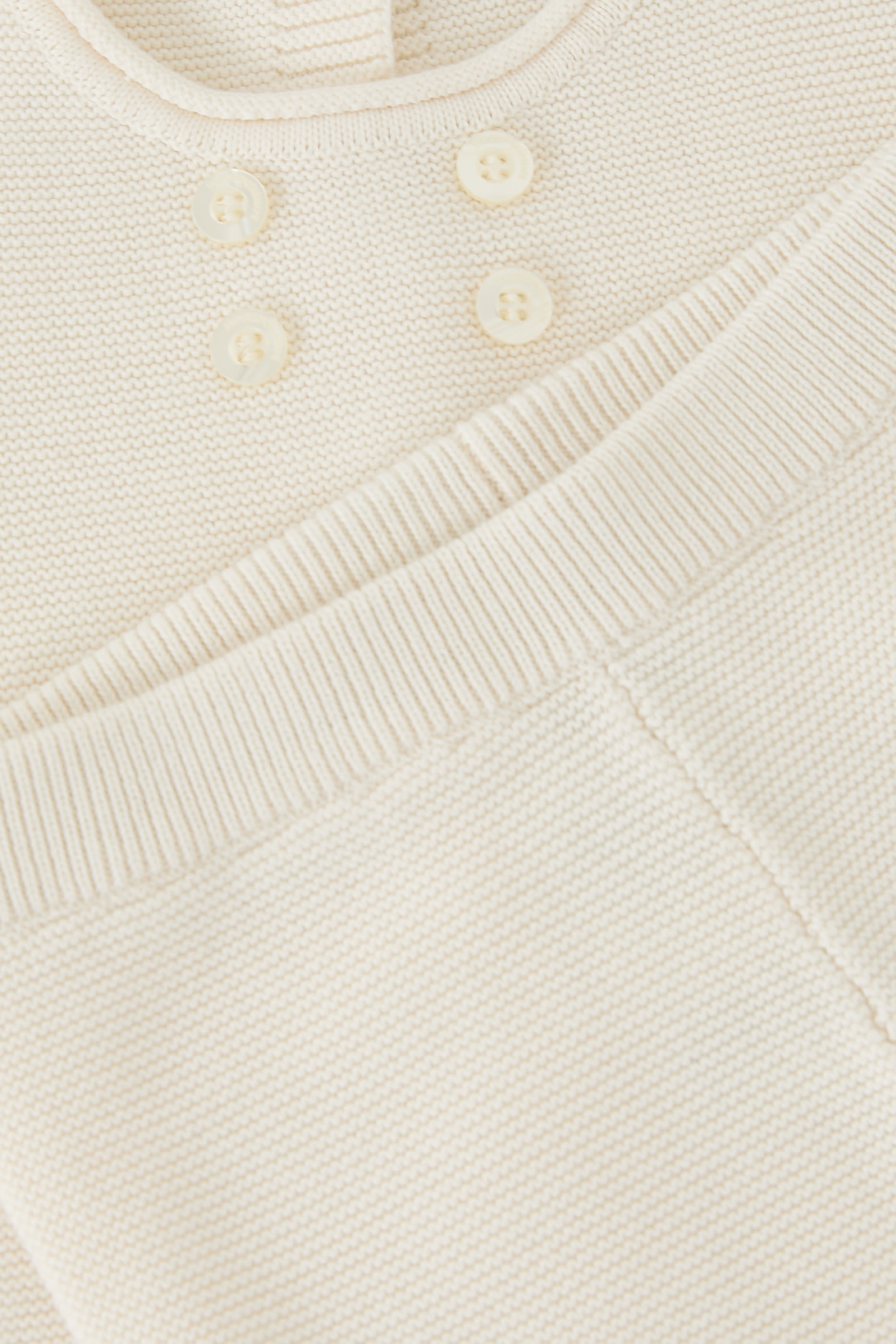 طقم بلوزة وسروال داخلي مزين بشعار الماركة صغير للأطفال