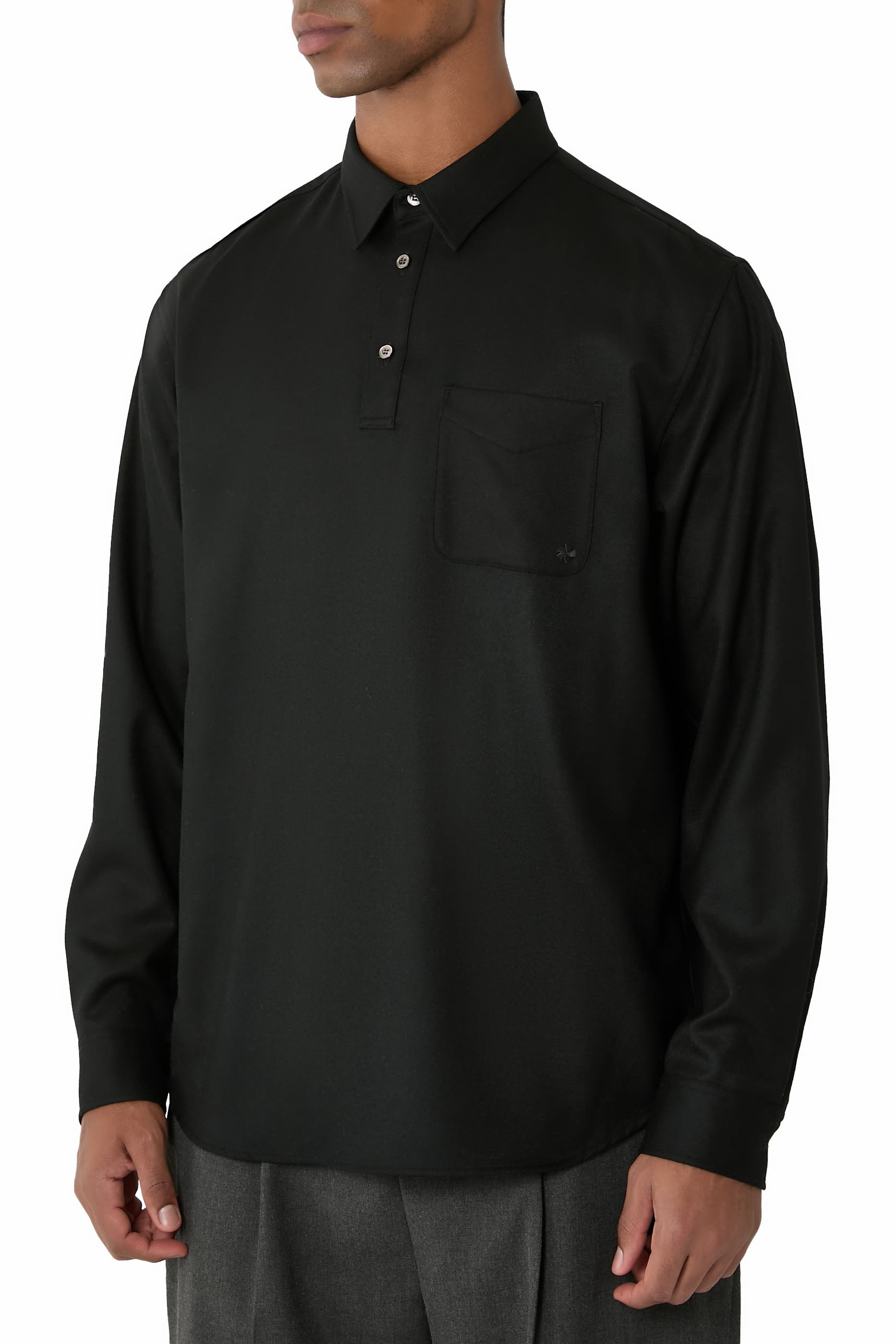 قميص بنمط كنزة بشعار الماركة