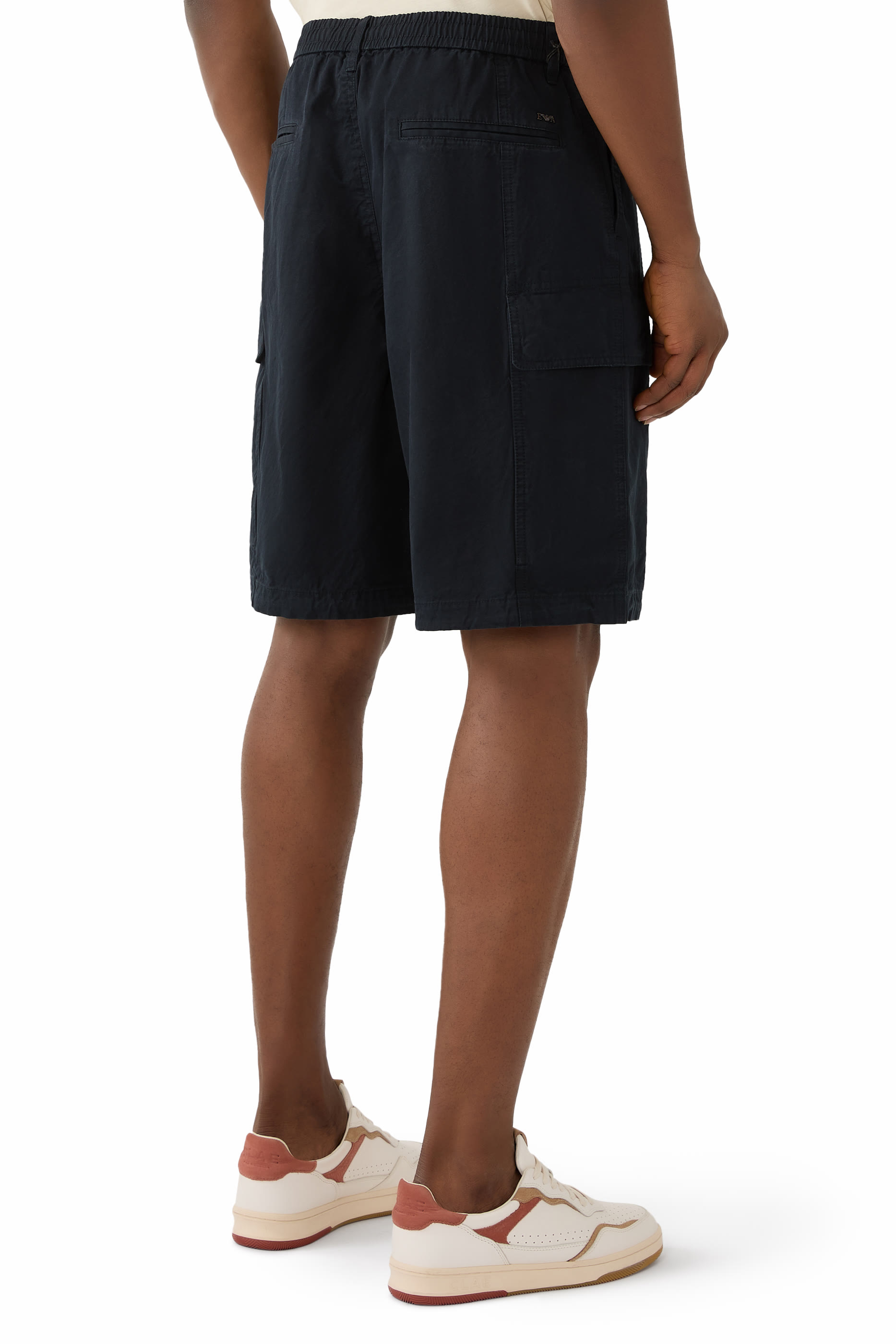 شورت برمودا بقصة واسعة وجيوب كارغو