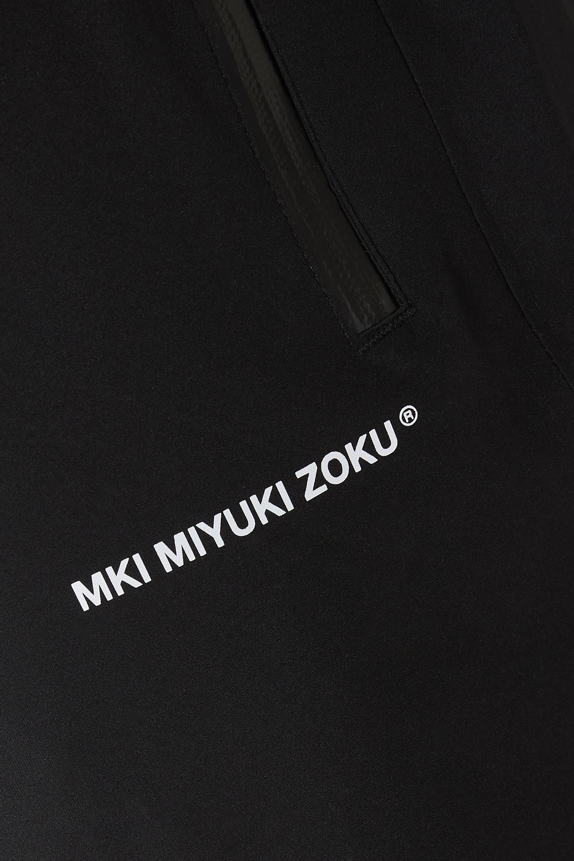 بنطال رياضي في3