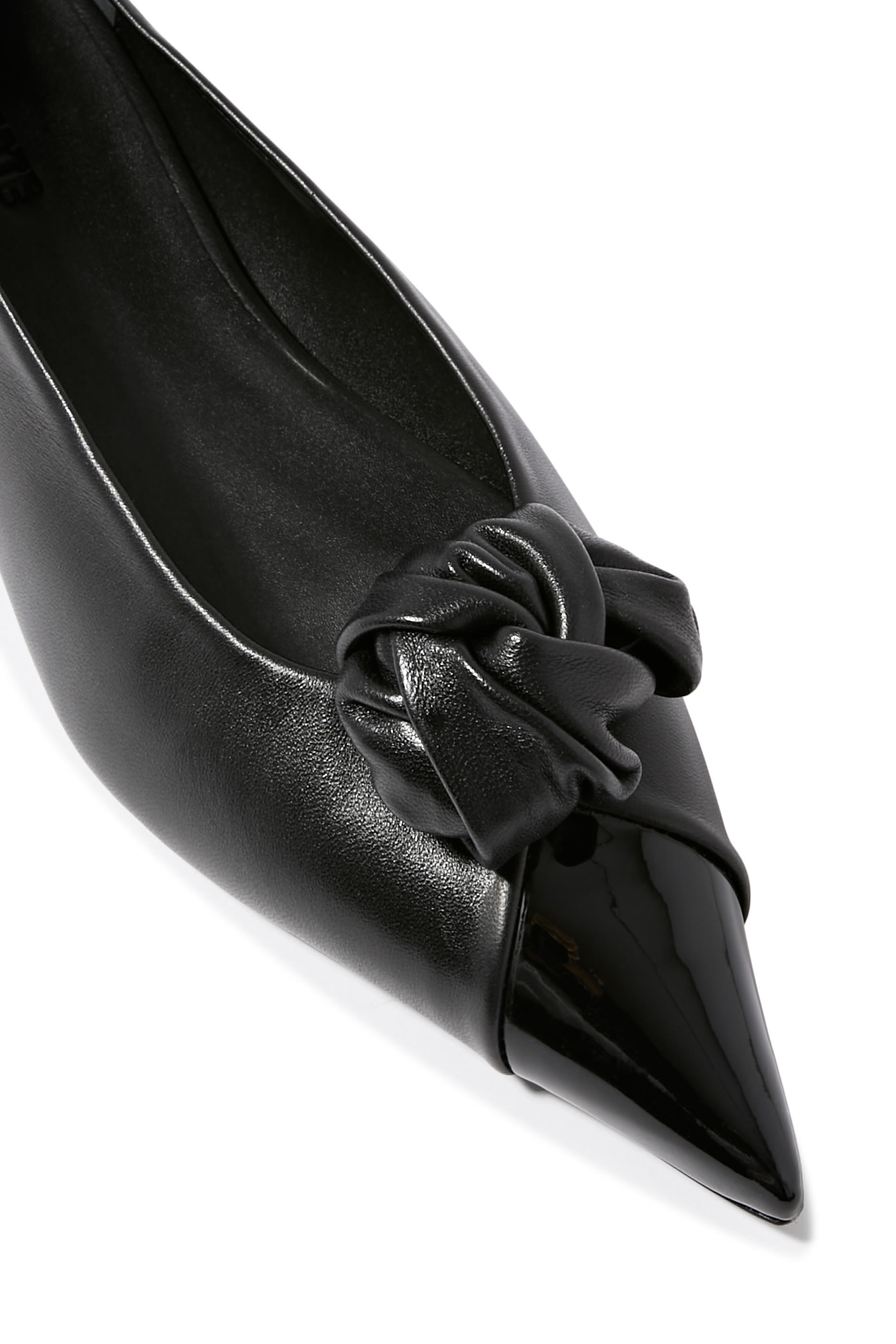 حذاء بالرينا مزين بعقدة