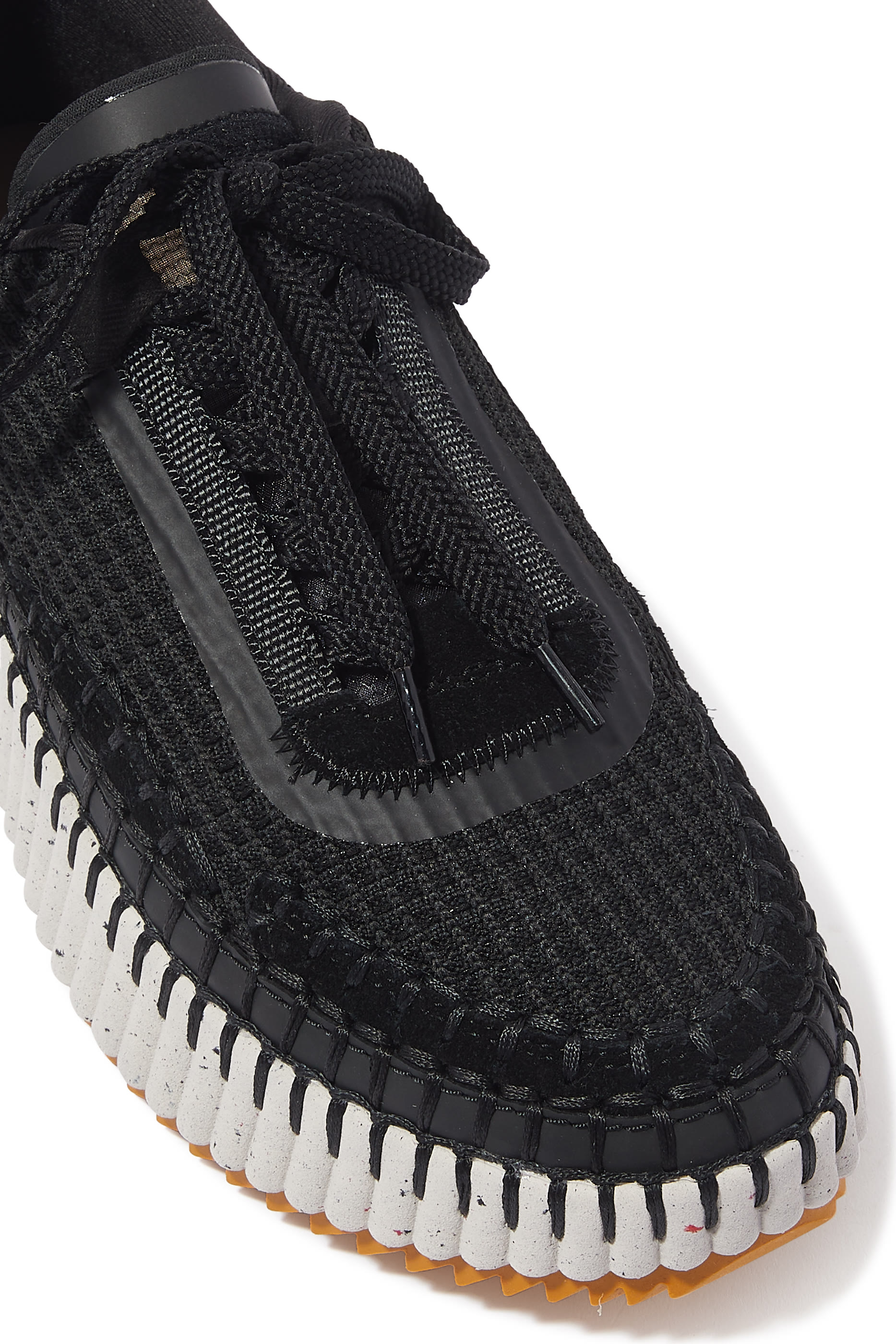 سنيكرز ناما