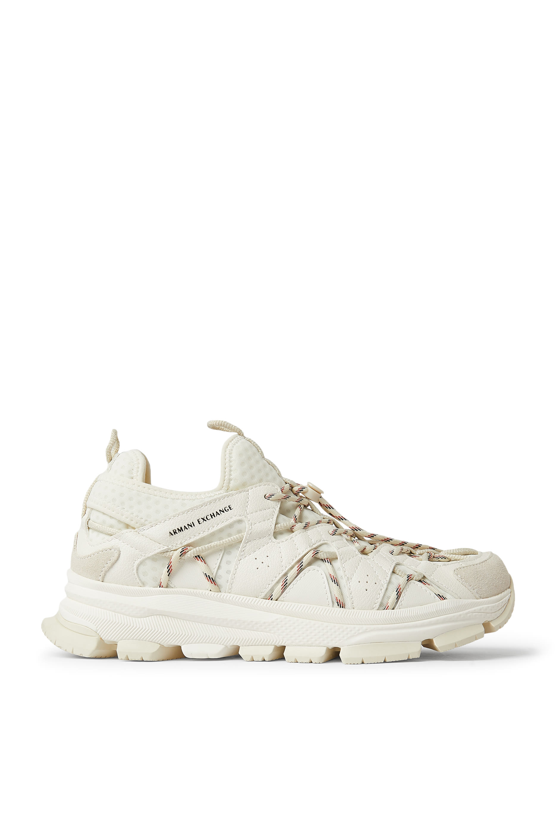 سنيكرز بشعار الماركة قماش معالج