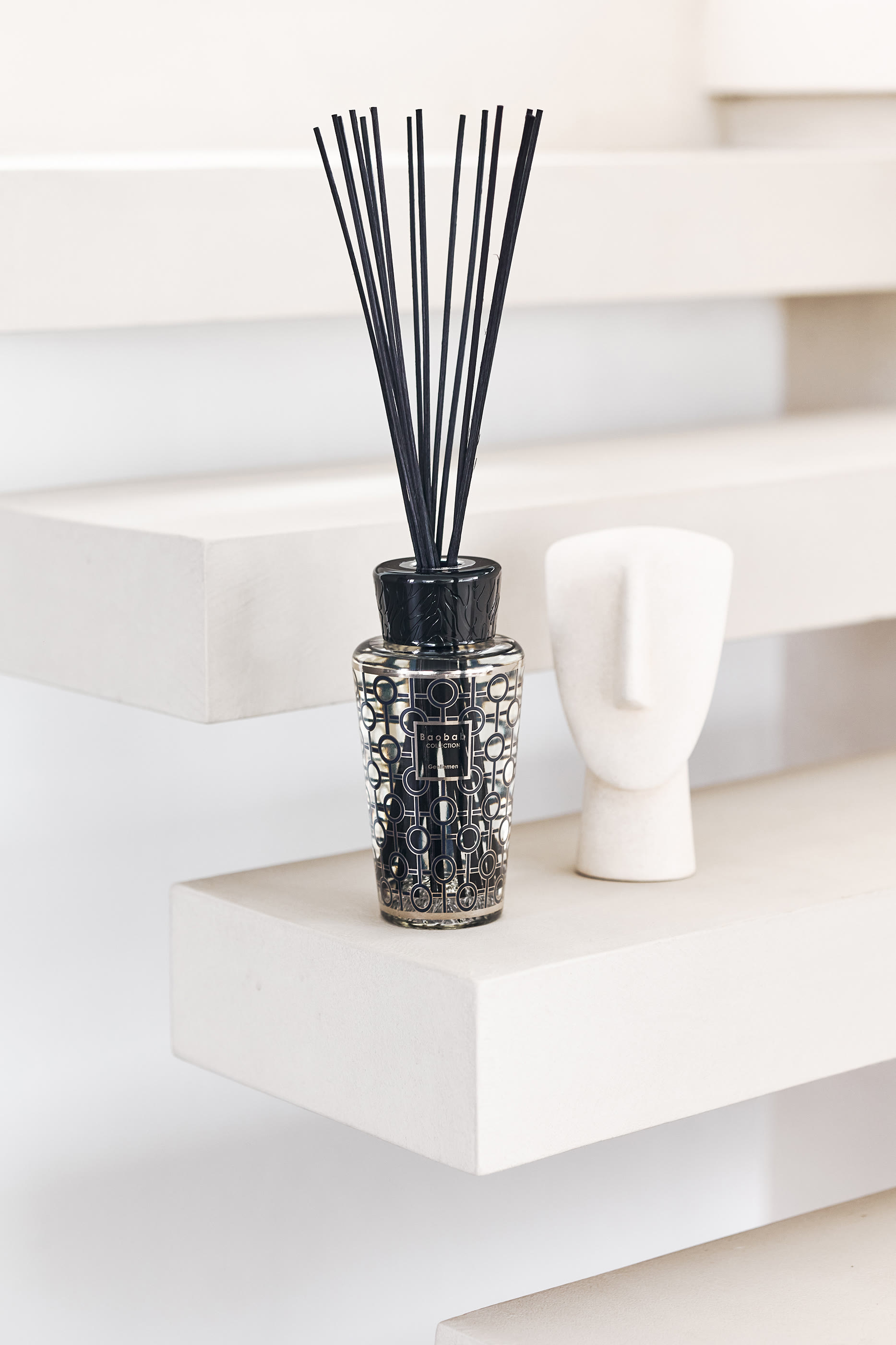 موزع عطر جنتلمان