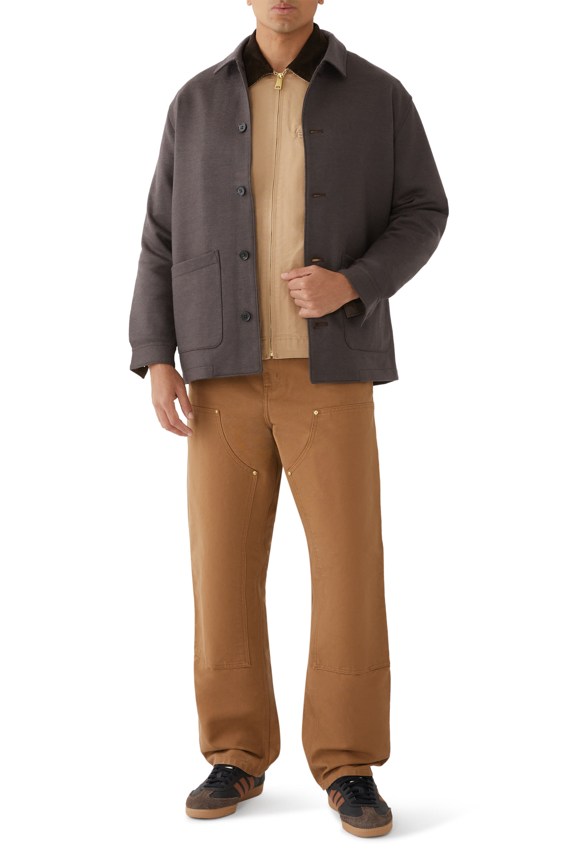 بنطال بطبقة إضافية على الركبتين