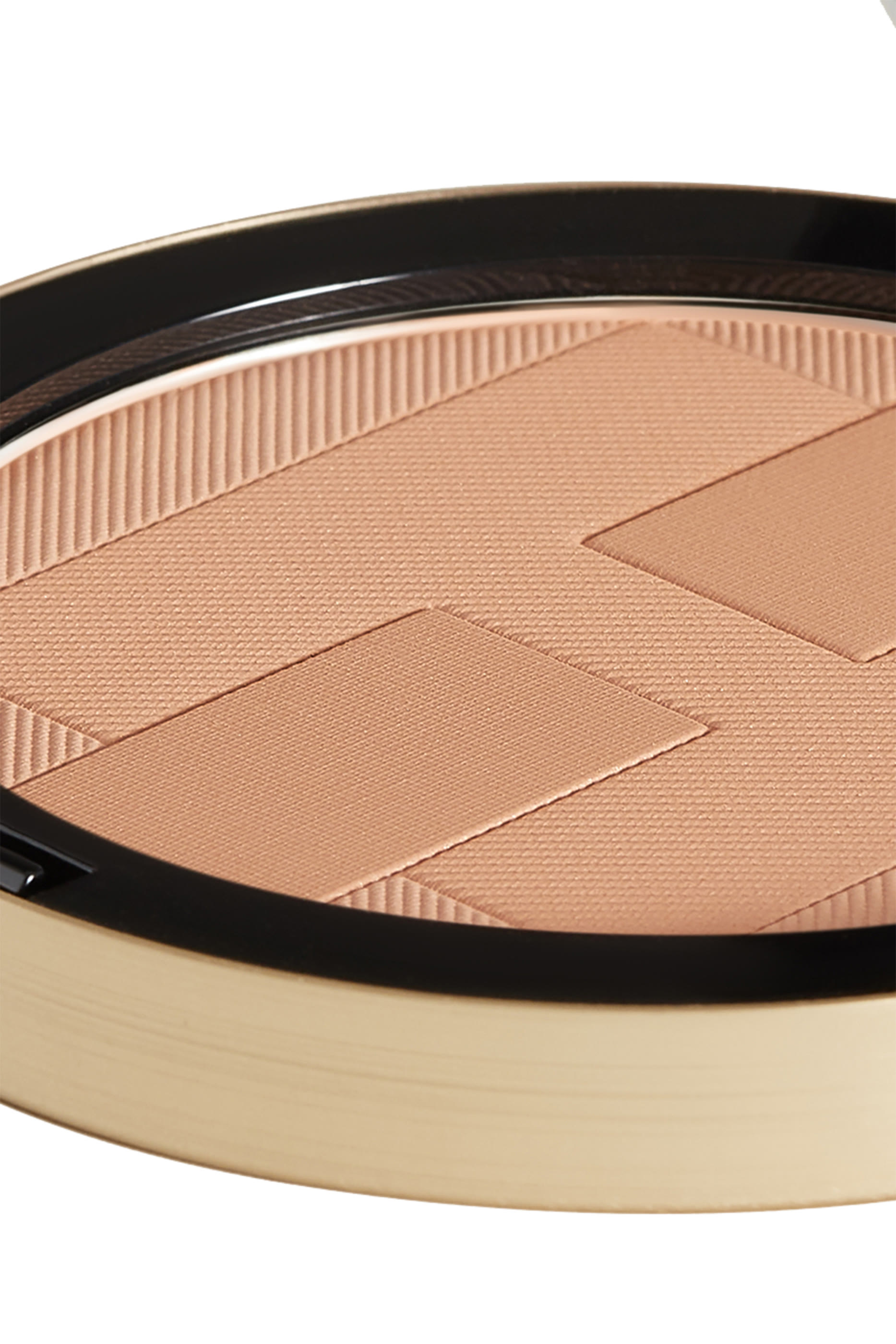 بودرة معدنية لإشراق صحي Herm&egrave;s Plein Air, H Trio