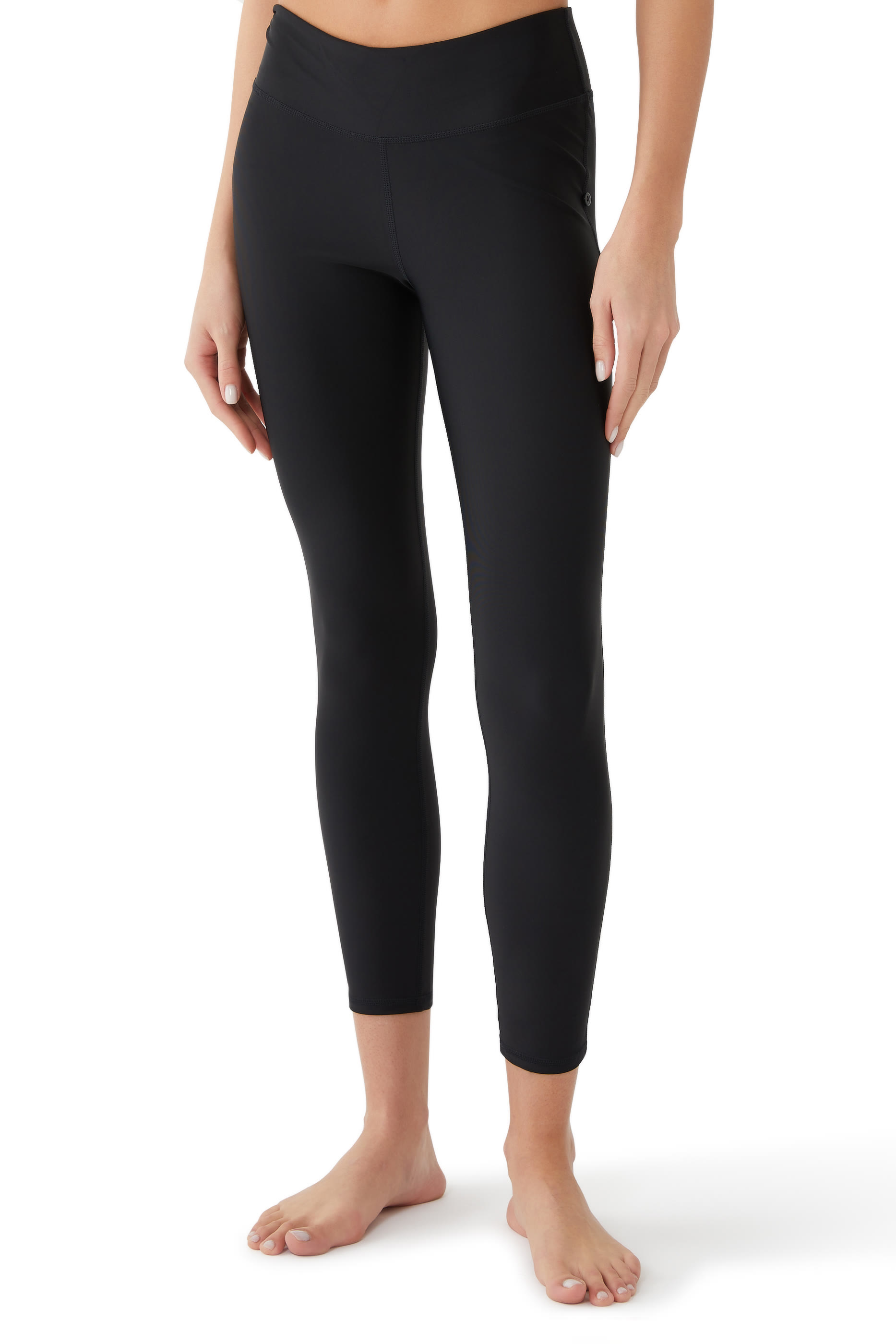 بنطال سباحة بقصة ضيقة