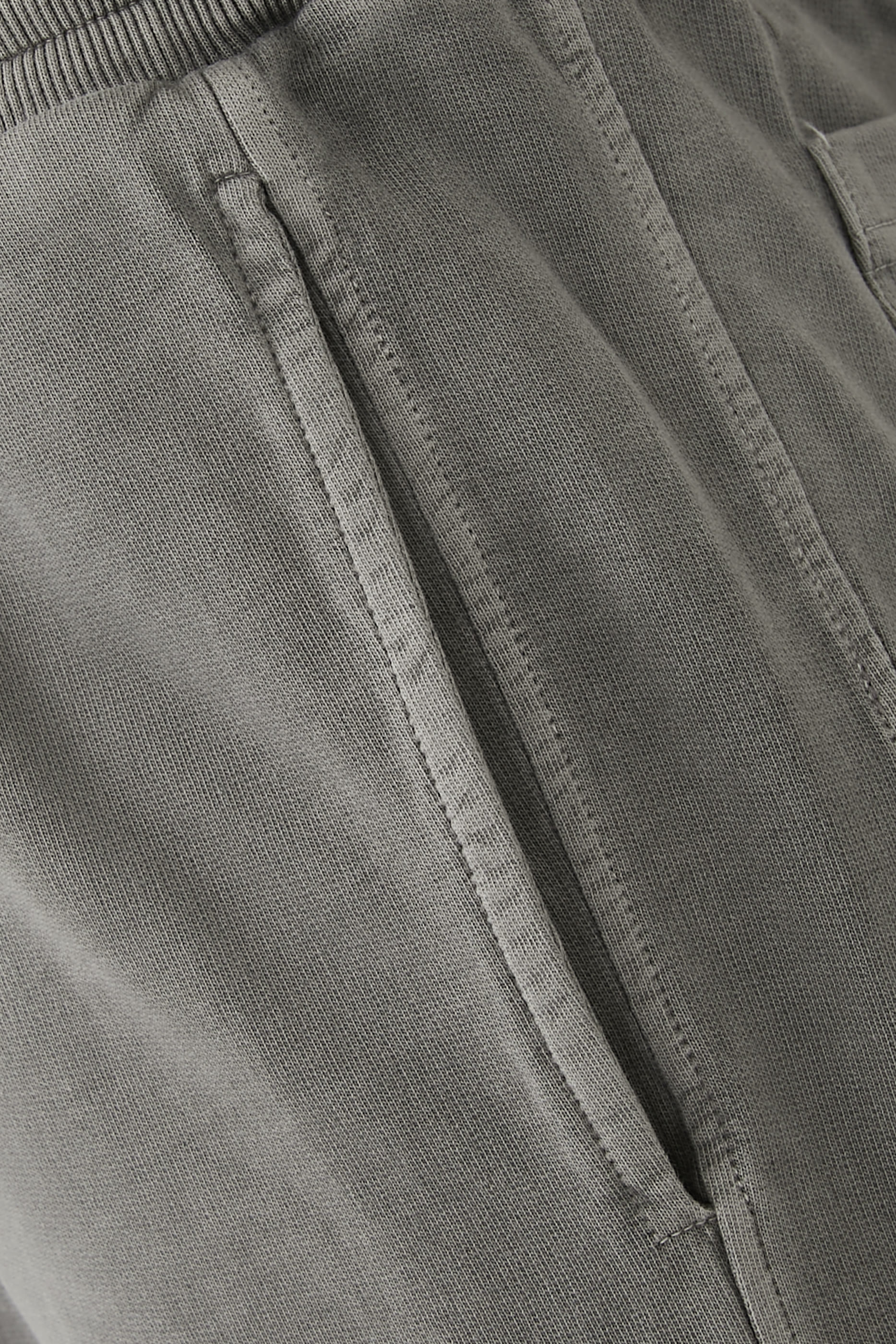 بنطال رياضي بشعار الماركة للمنزل