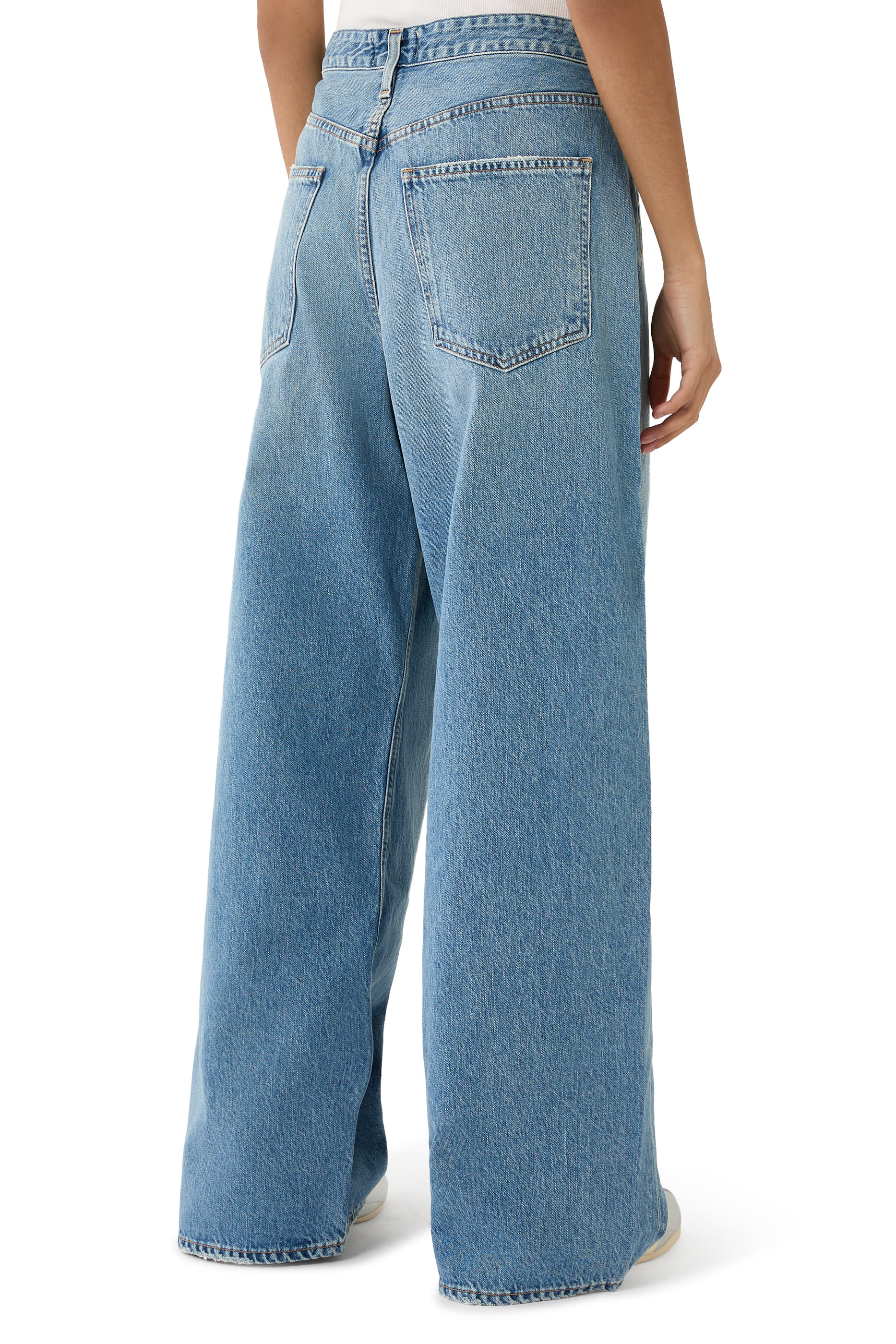 بنطال جينز فانا مزين بطية