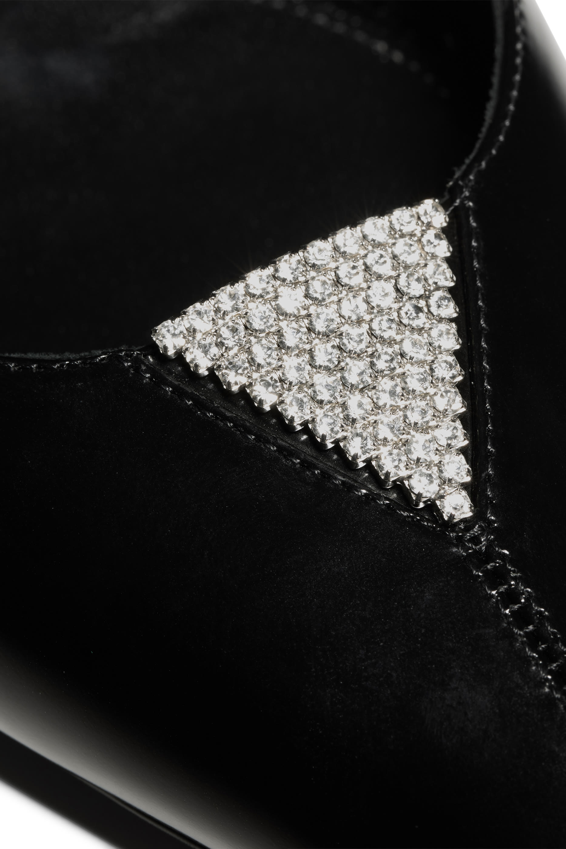 حذاء كلاسيكي شاريش 30 بسير خلفي جلد