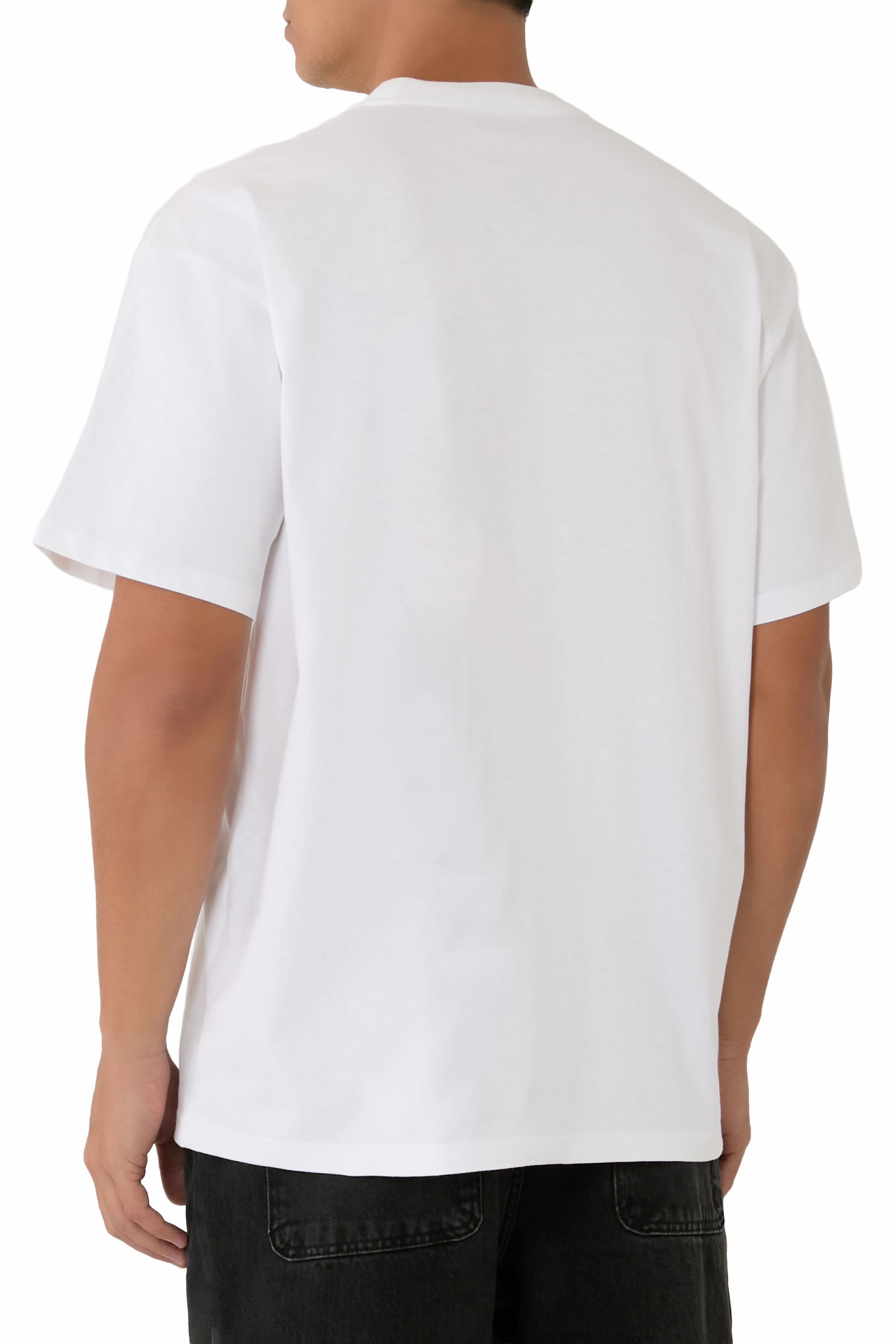 تيشيرت بأكمام قصيرة بطبعة حرف C بأسلاك شائكة