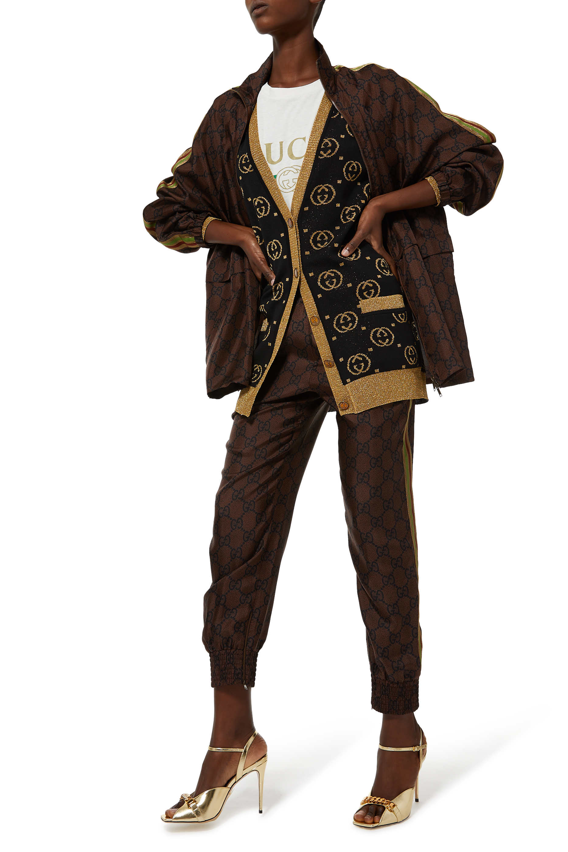 تي شيرت بطبعة شعار الماركة