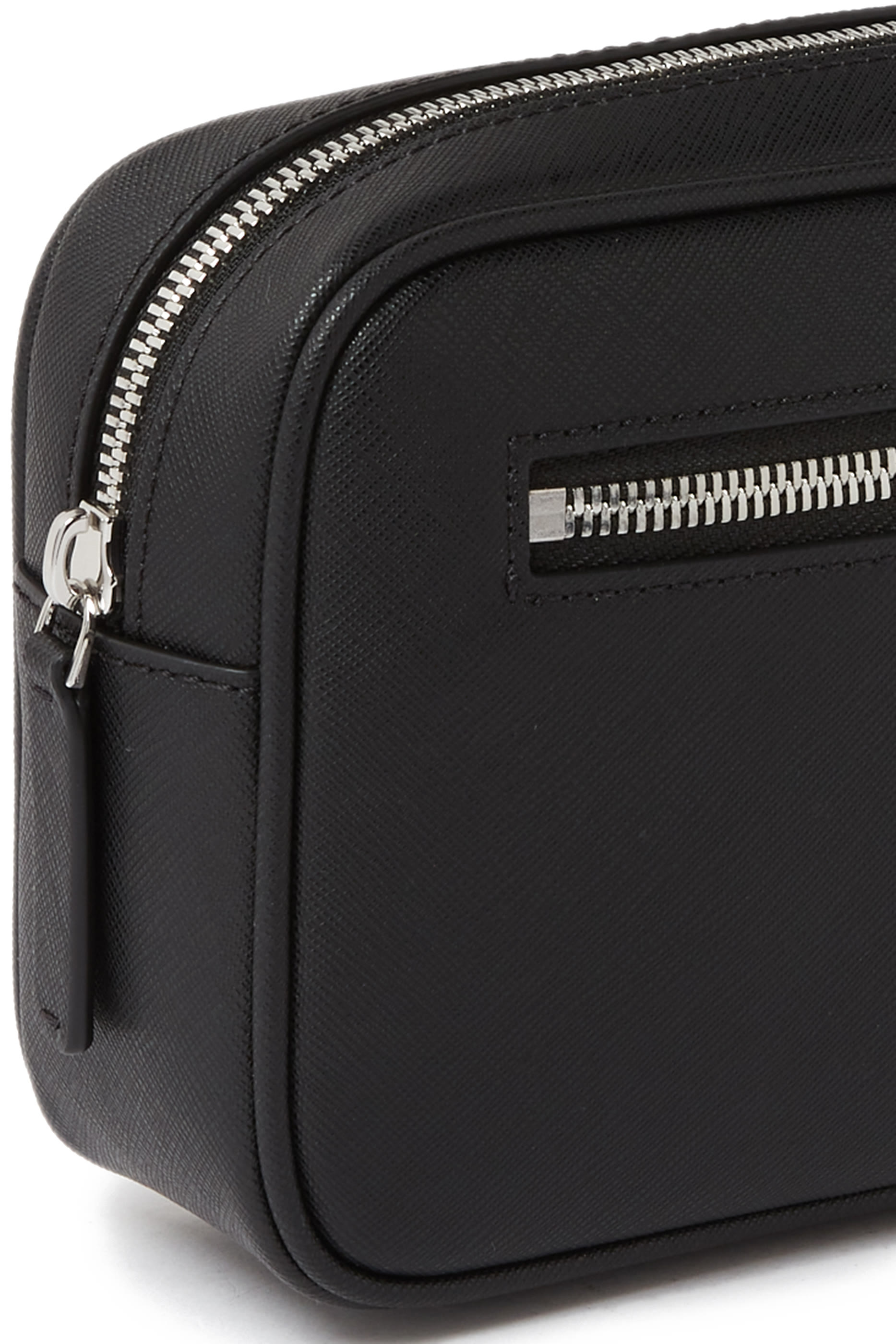 حقيبة مستحضرات العناية الشخصية بشعار الماركة