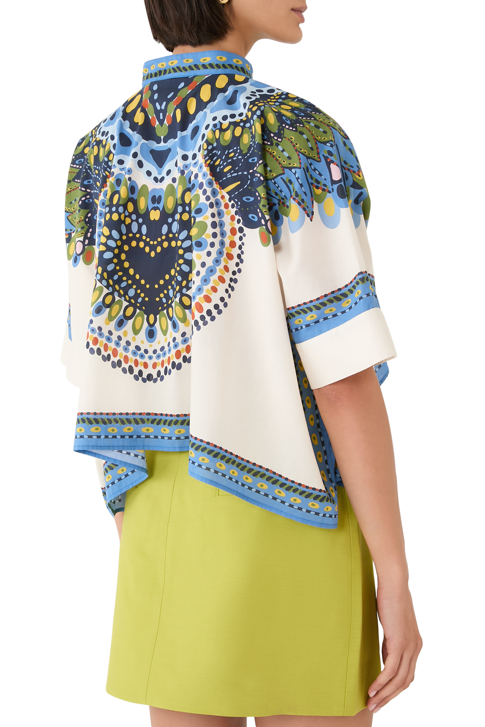 قميص فولار قصير