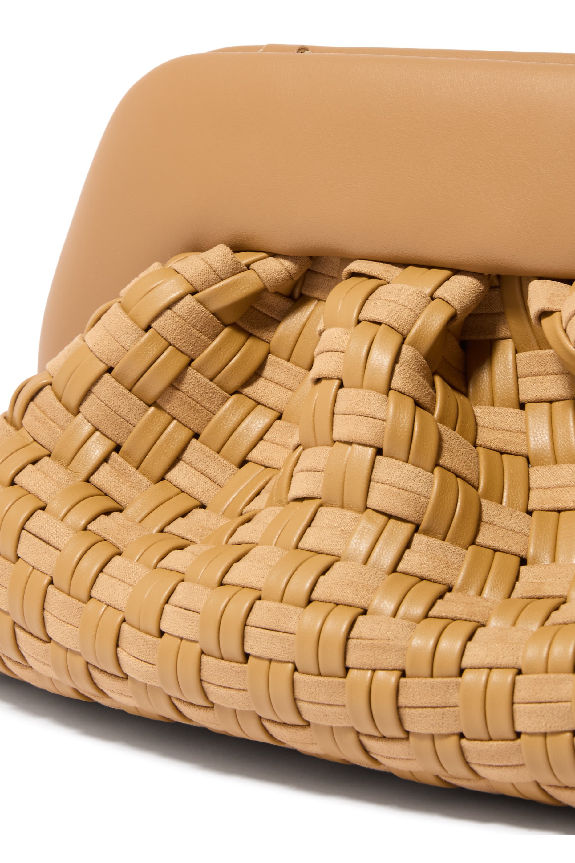 كلاتش بتصميم مجدول وكشكش