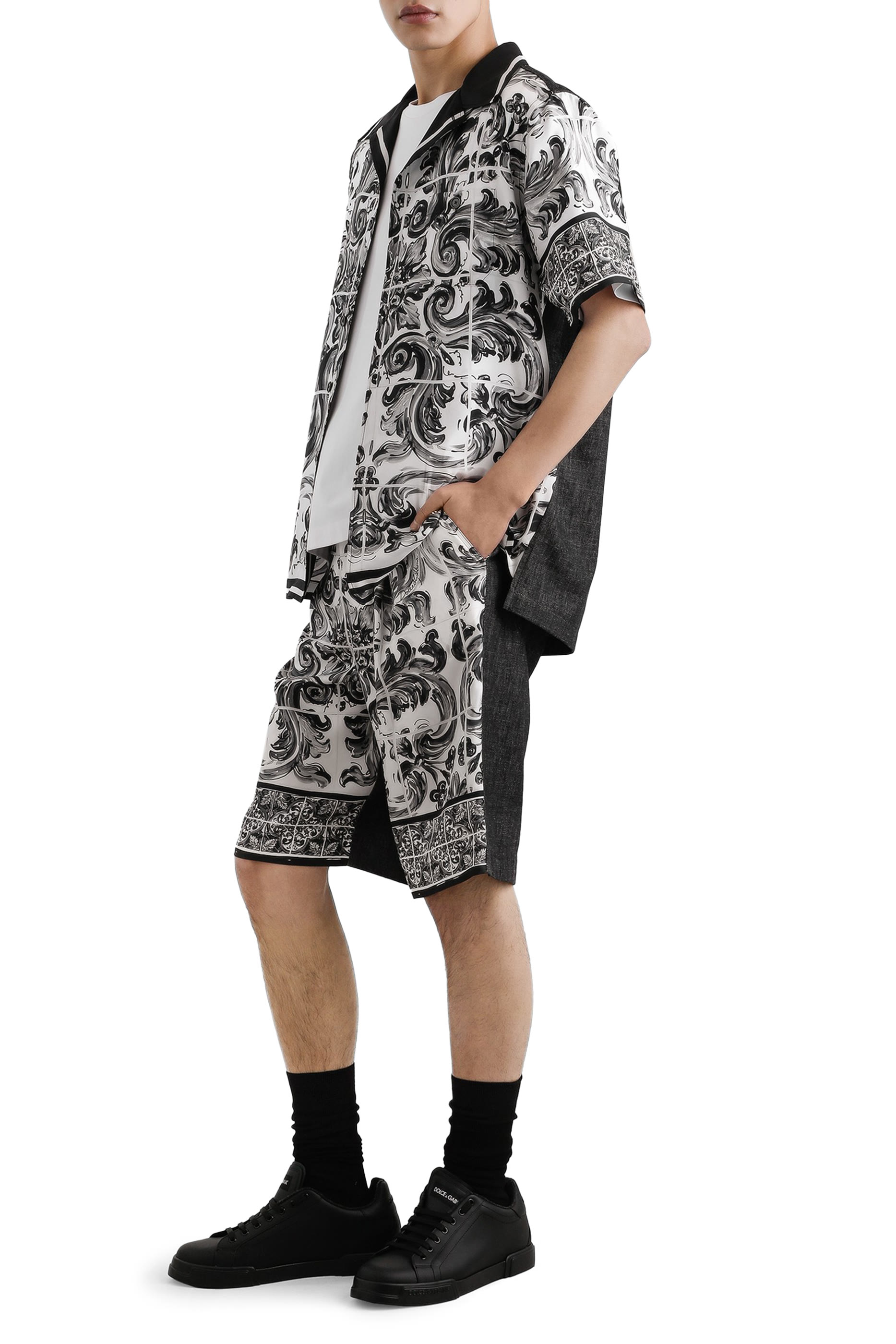 شورت بيرمودا بطبعة مايوليكا دنيم