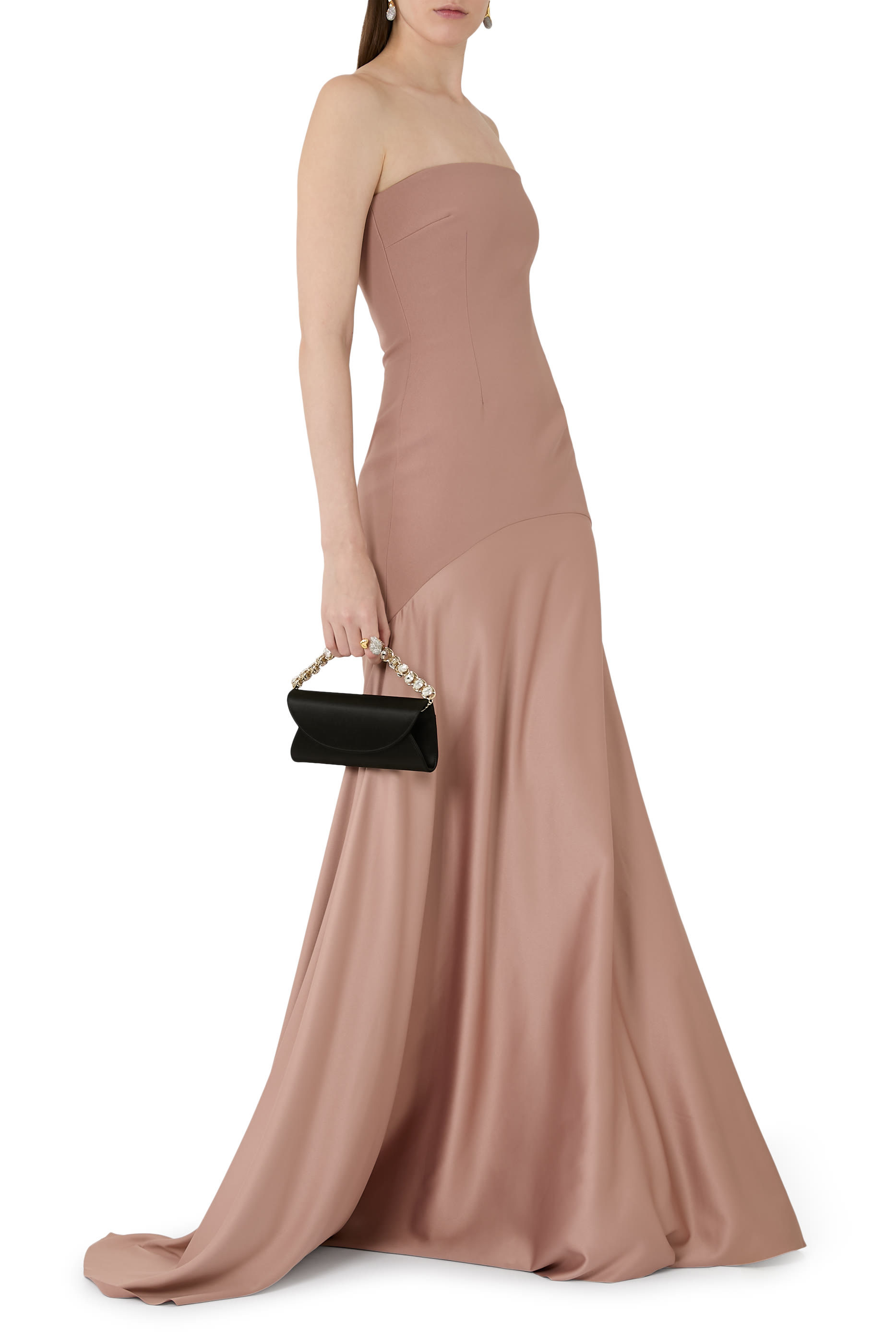 كلاتش تايلور بتصميم ظرف