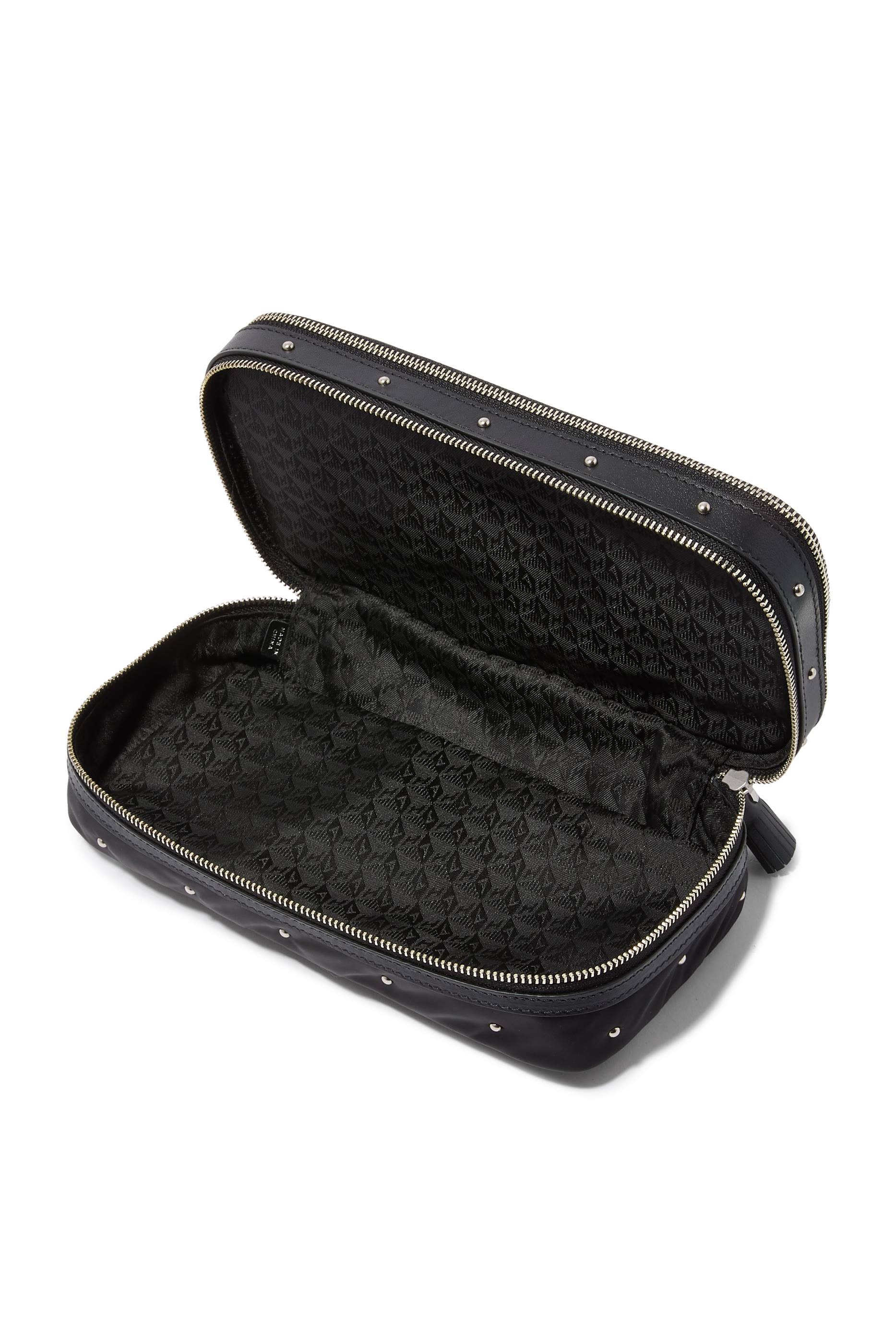 حقيبة مكياج كبيرة مرصعة بأحجار