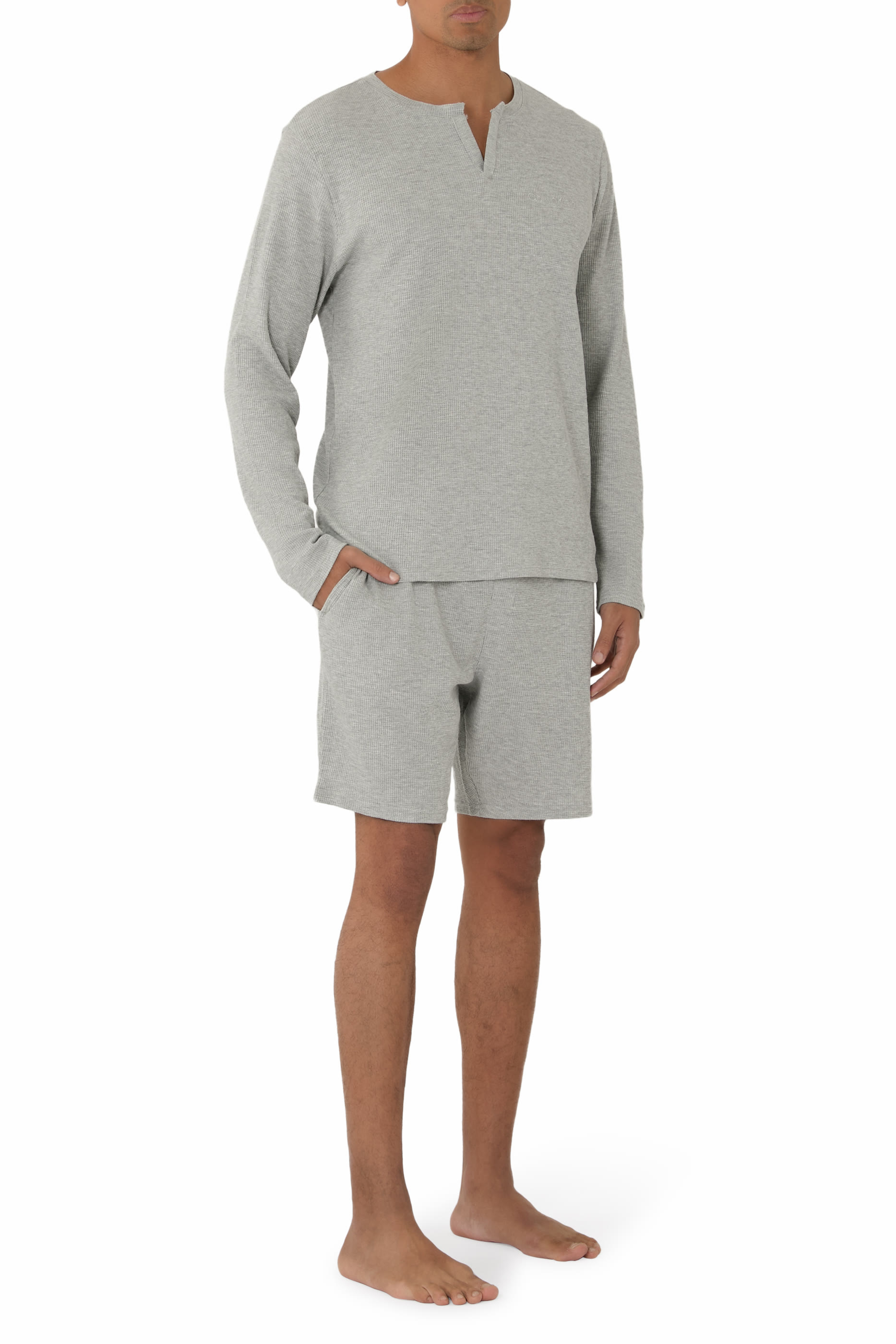 تيشيرت للنوم بياقة هينلي نسيج متشابك