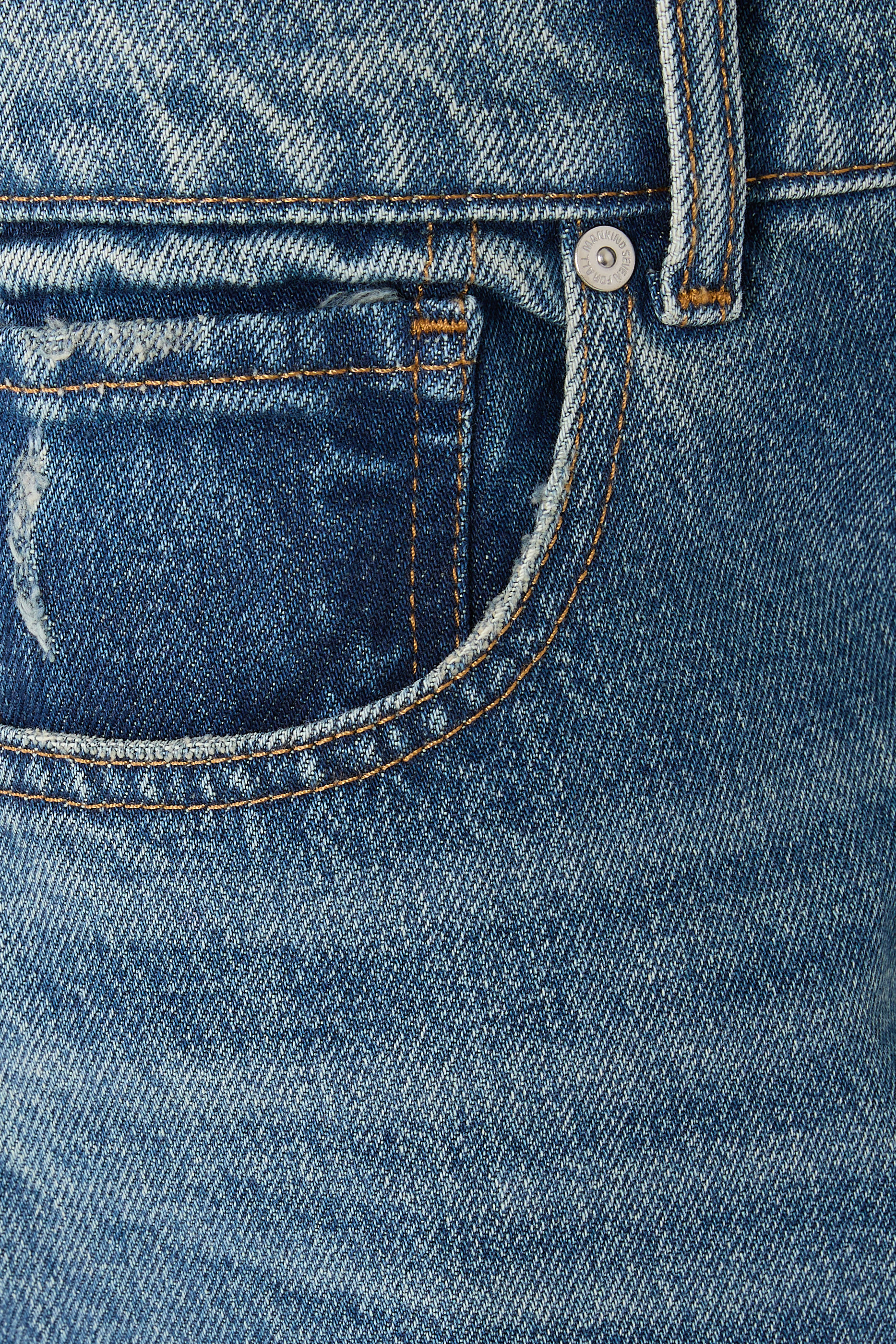 بنطال جينز مودرن بقصة ساق مستقيمة