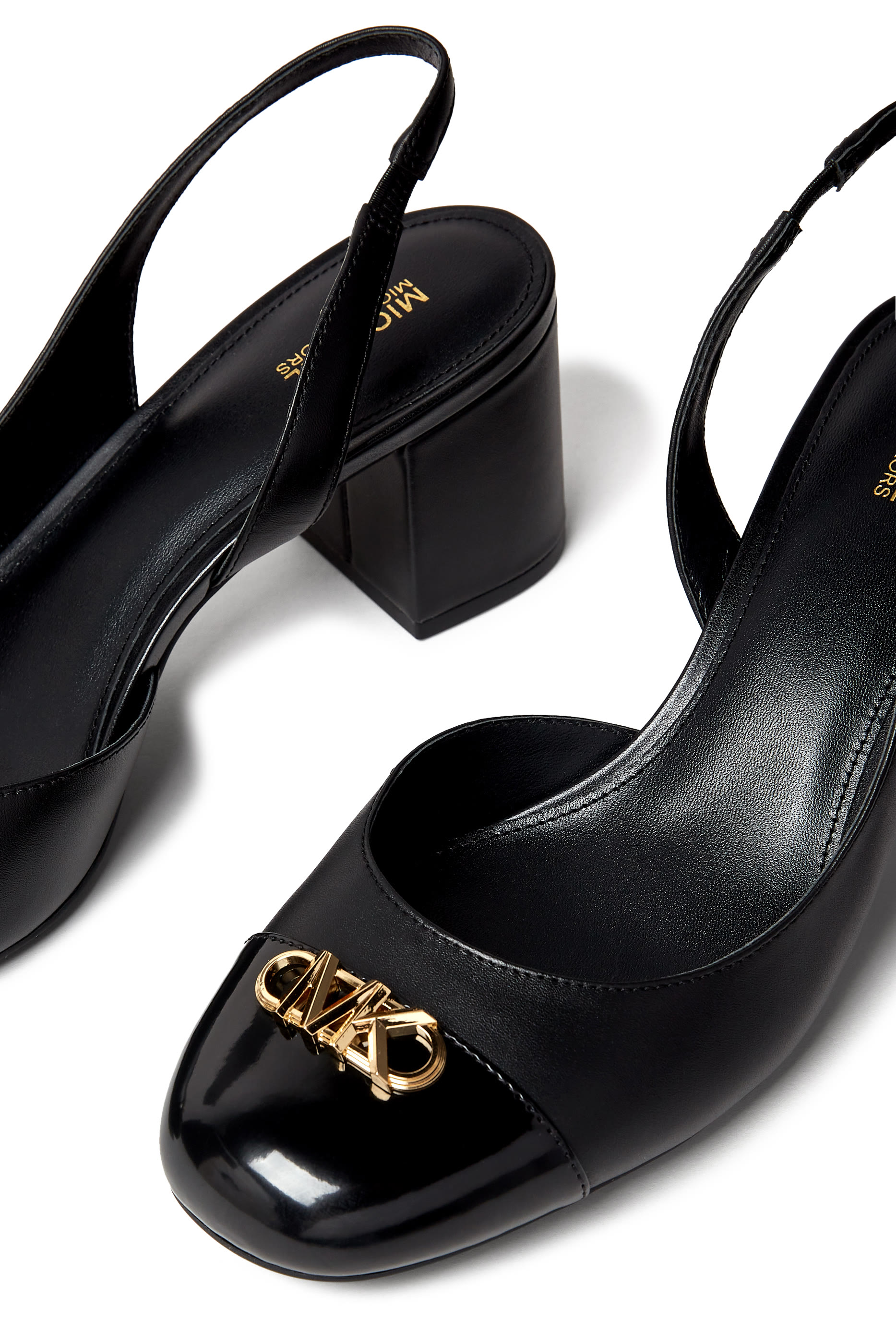 حذاء كلاسيكي بيرلا فليكس 70 بسير خلفي