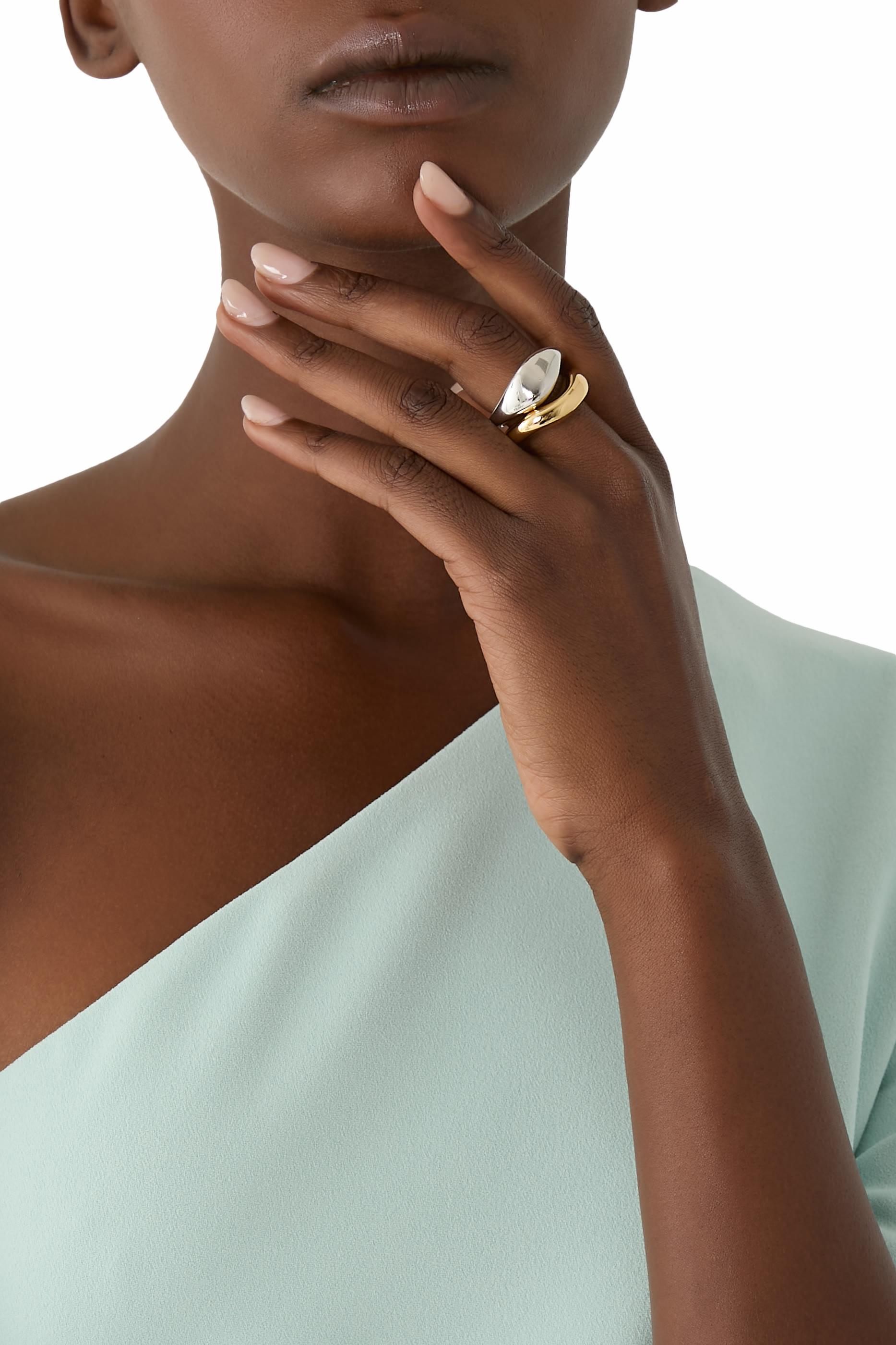 خاتم متعدد الطبقات بتصميم متداخل