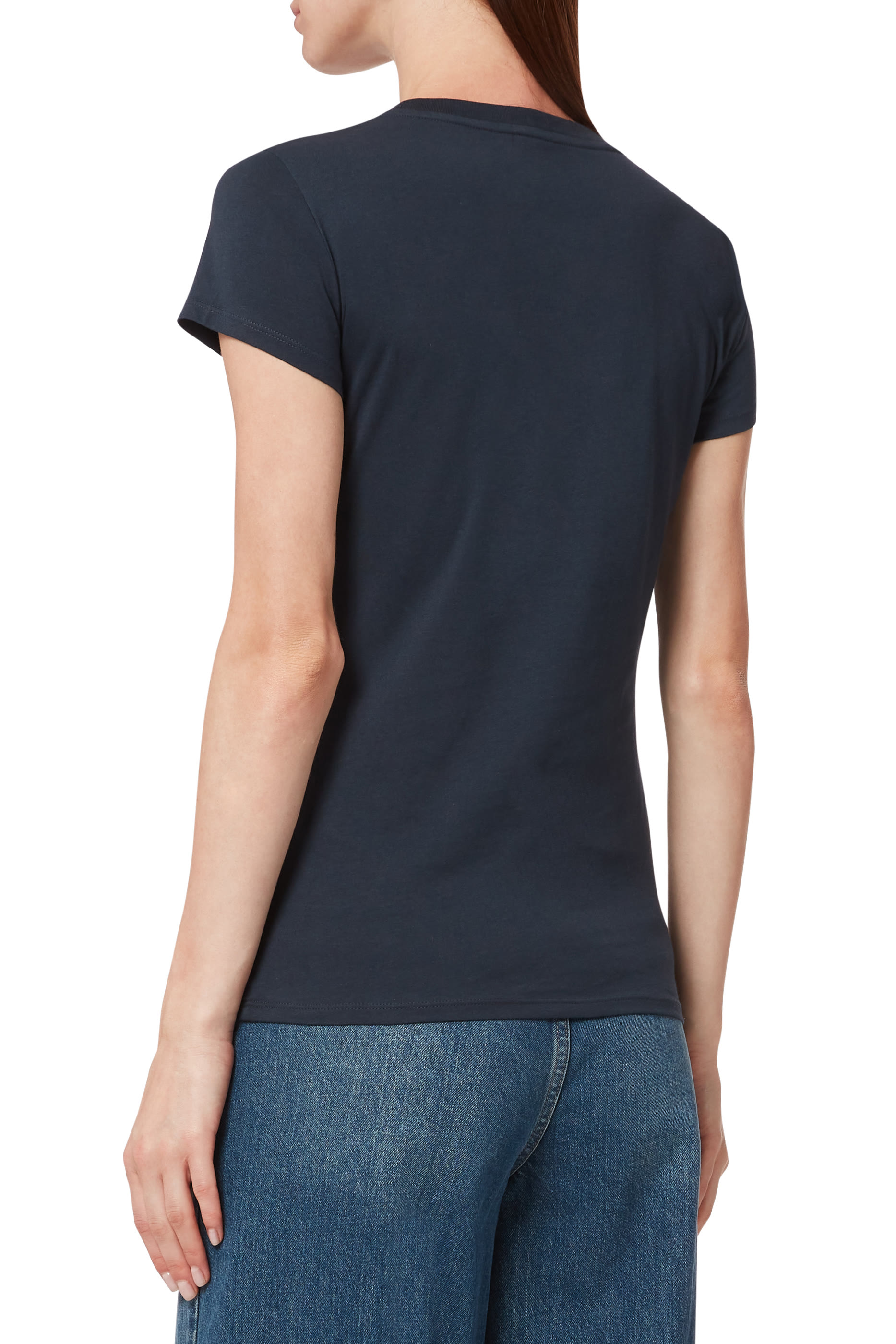 تيشيرت بشعار الماركة مزين بترتر