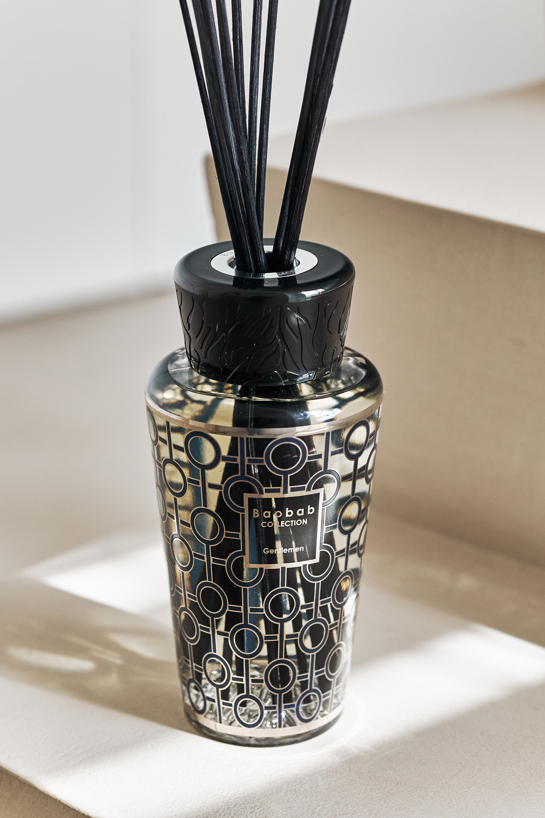 موزع عطر جنتلمان