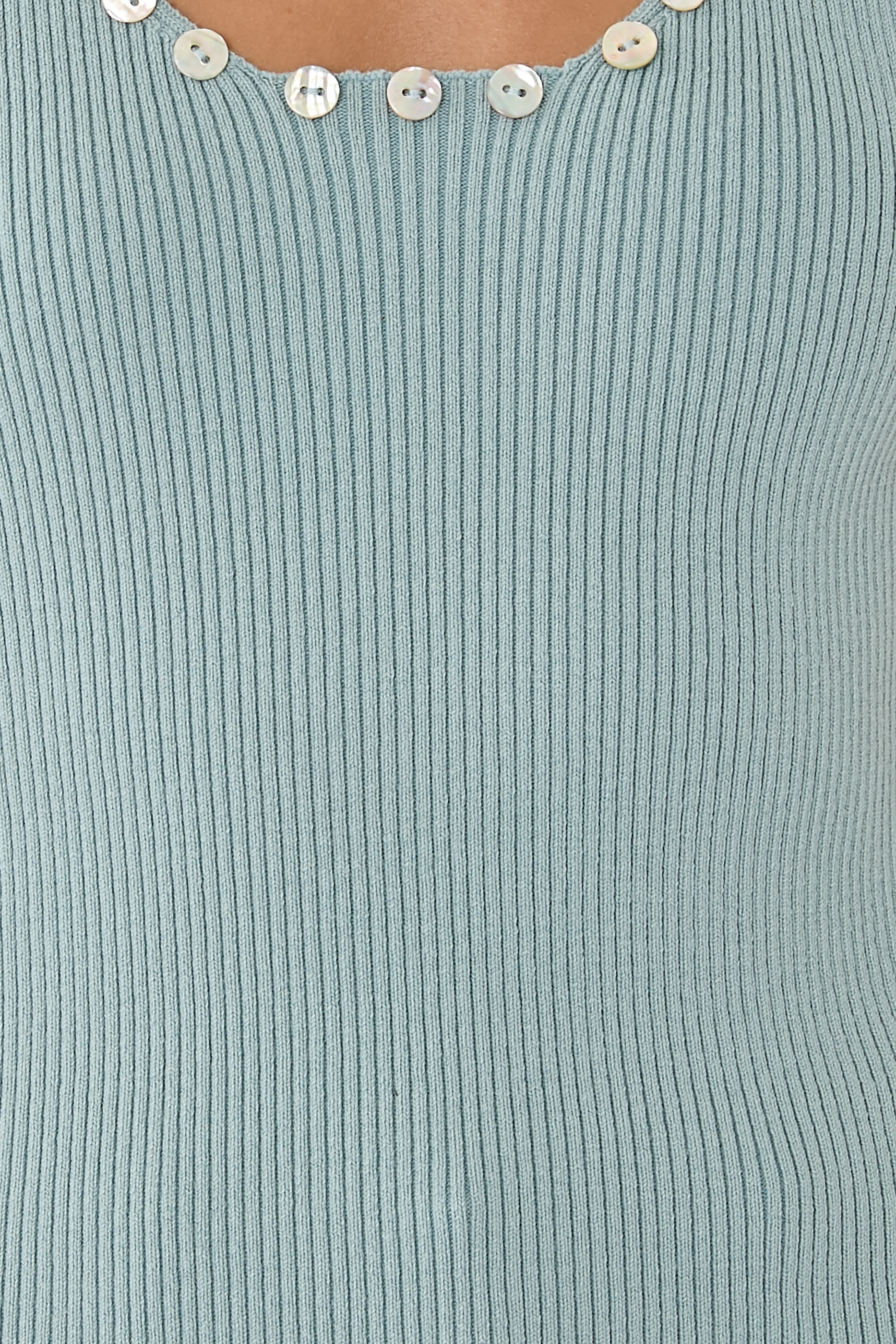 بلوزة نيفا بلا أكمام