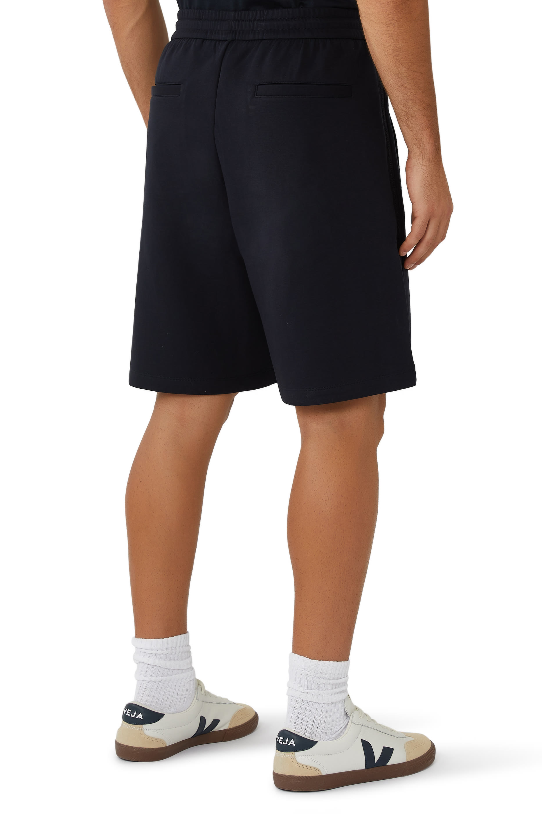 شورت بحزام خصر بشعار الماركة