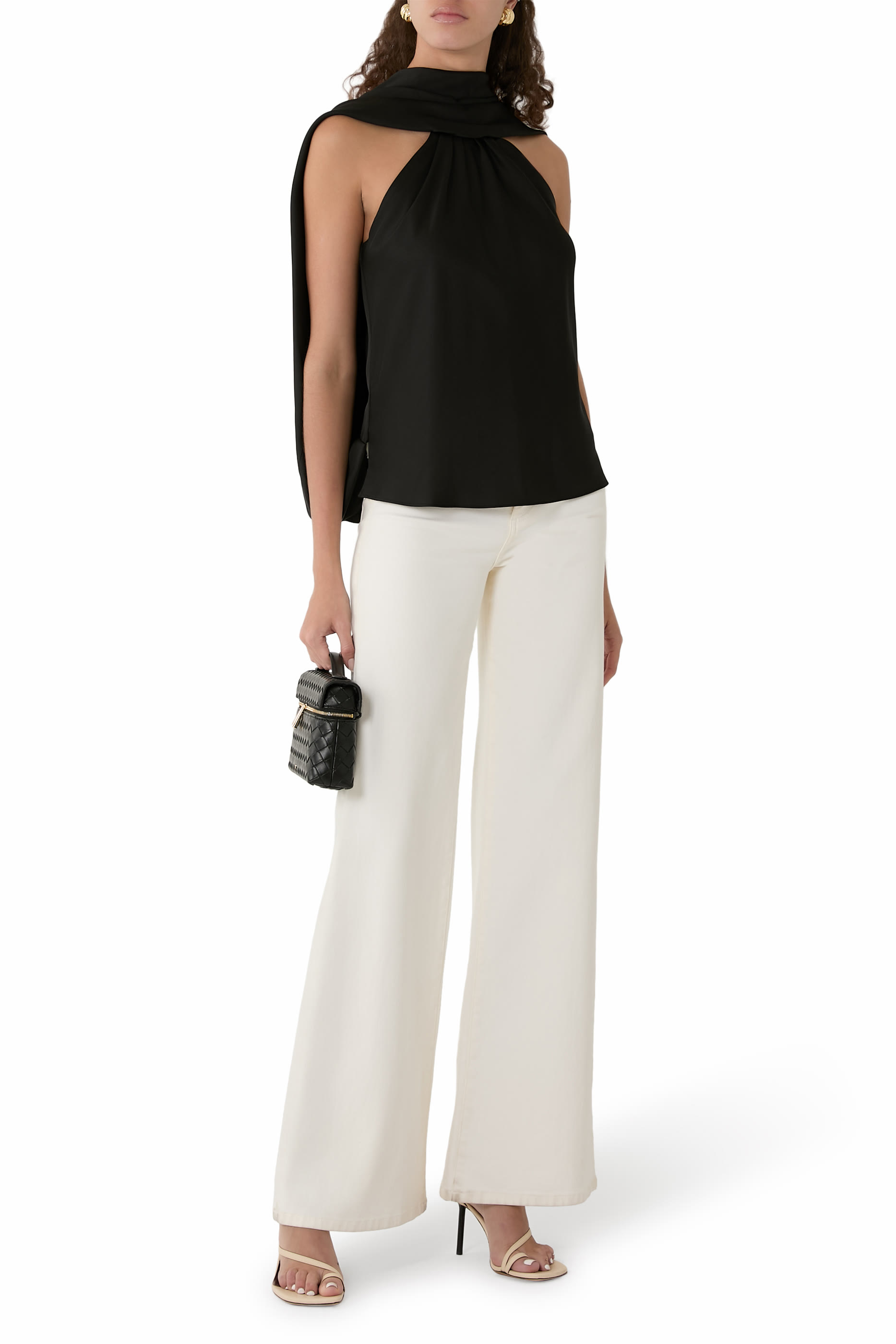 بلوزة سكارليت بتصميم كاب ستان