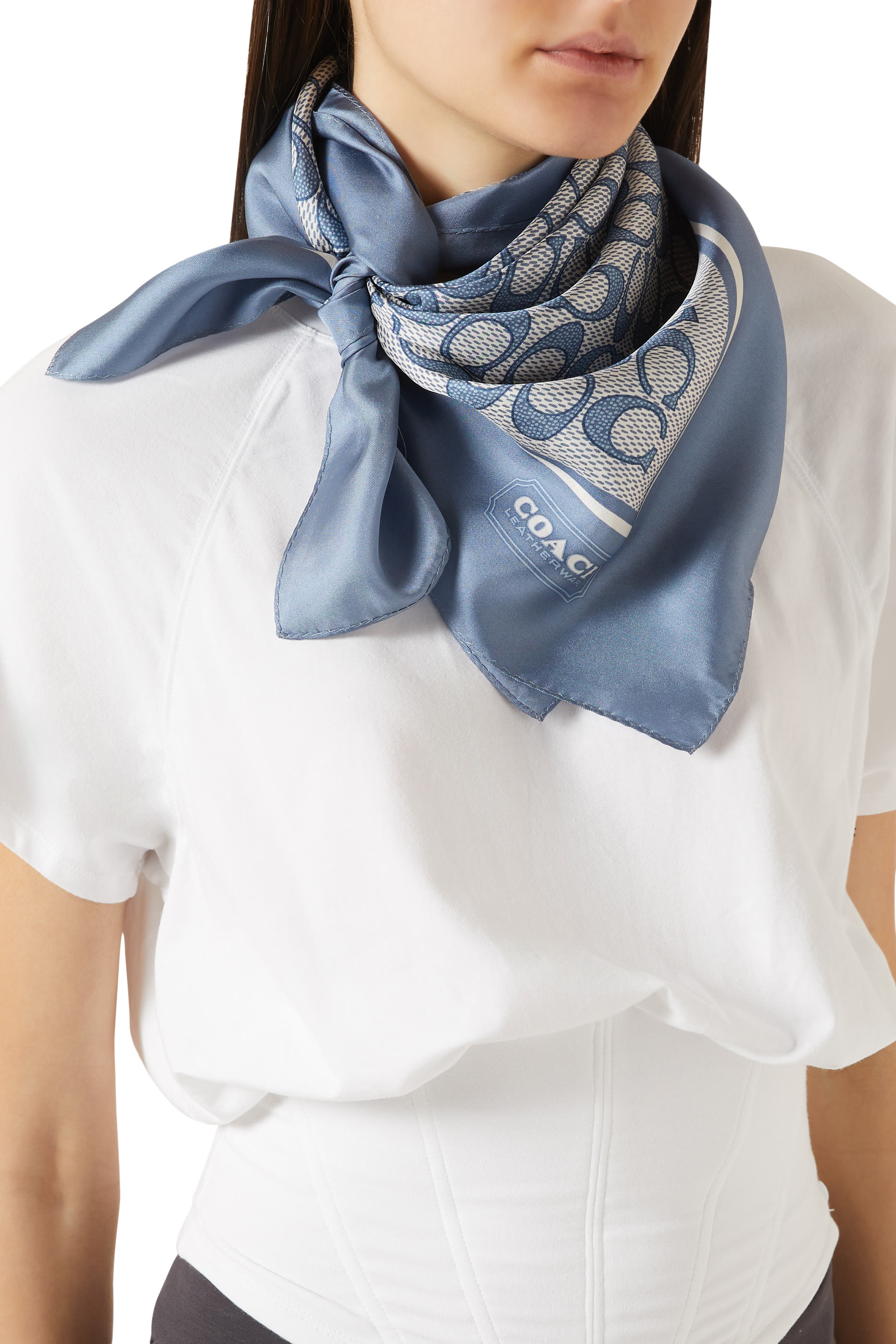 وشاح مربع كلاسيكي بطبعة شعار الماركة حرير