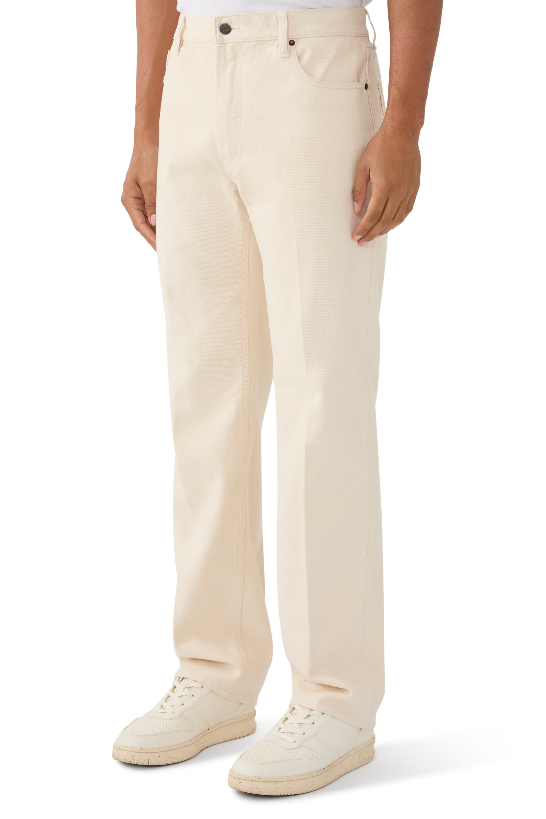 بنطال جينز بقصة ساق مستقيمة