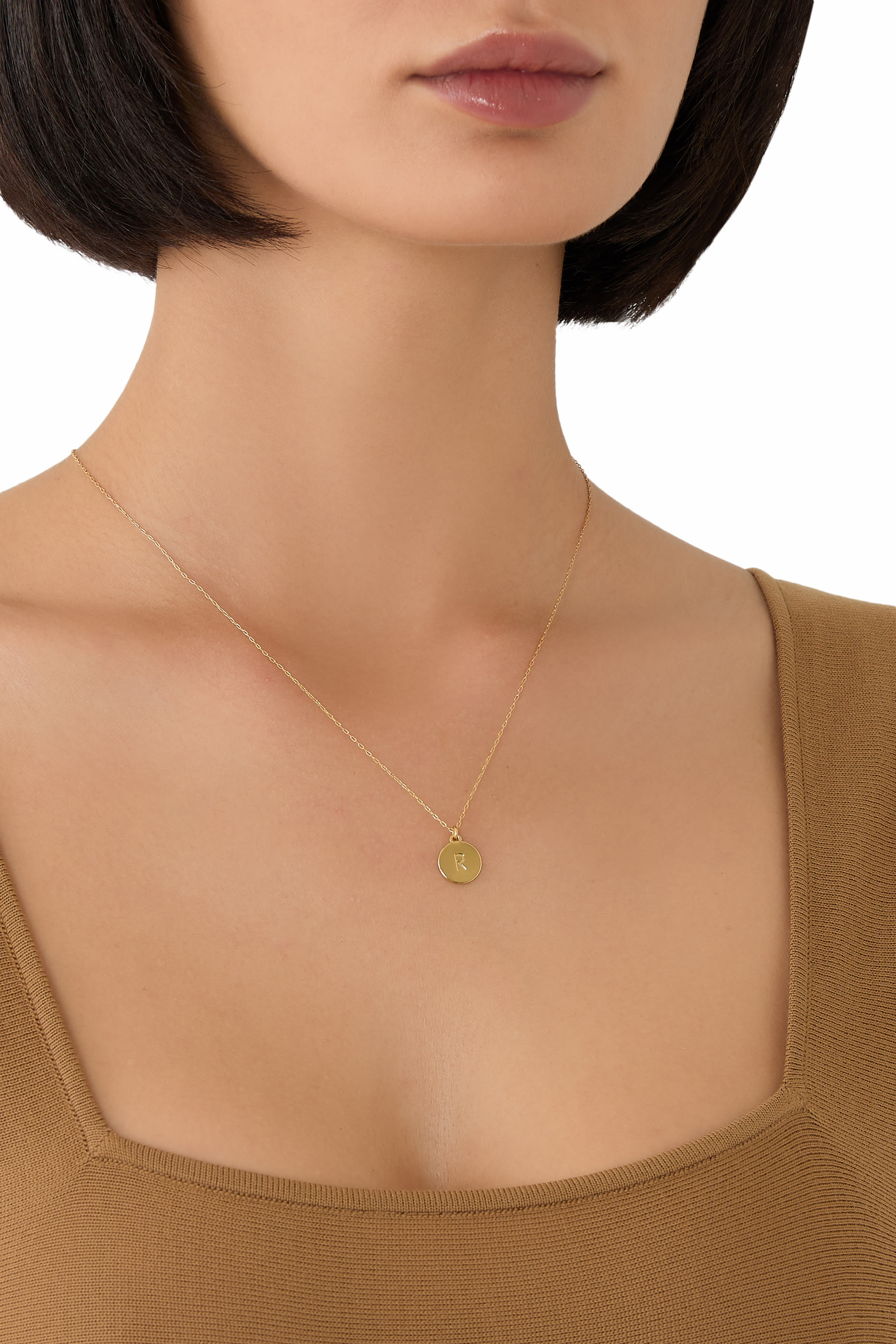 قلادة بدلاية صغيرة بنقشة حرف R، معدن مطلي