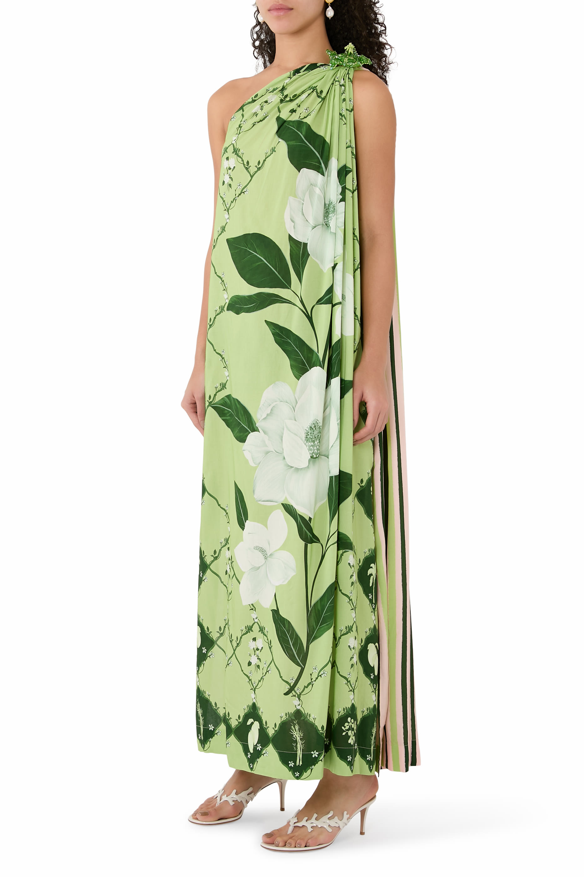 فستان توغا طويل مزين بكريستال