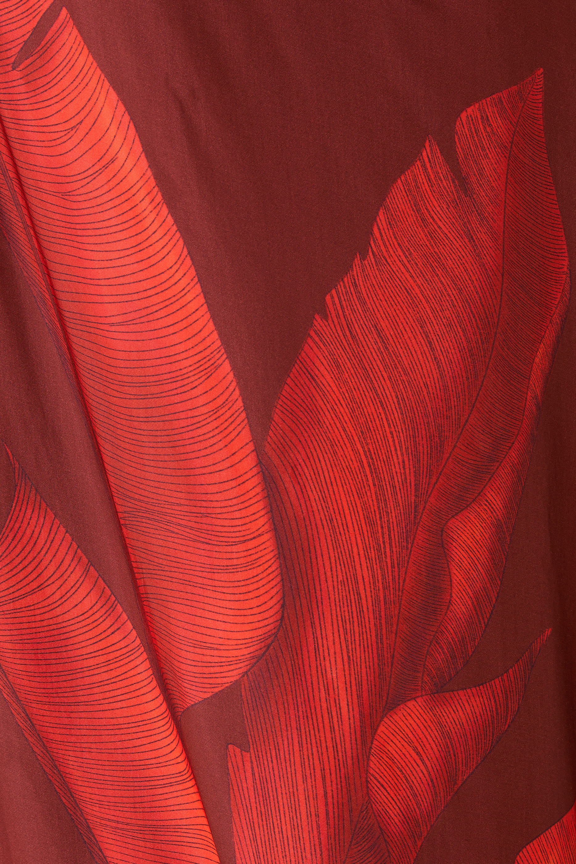 فستان سوس ميراداس طويل بتصميم غير متماثل