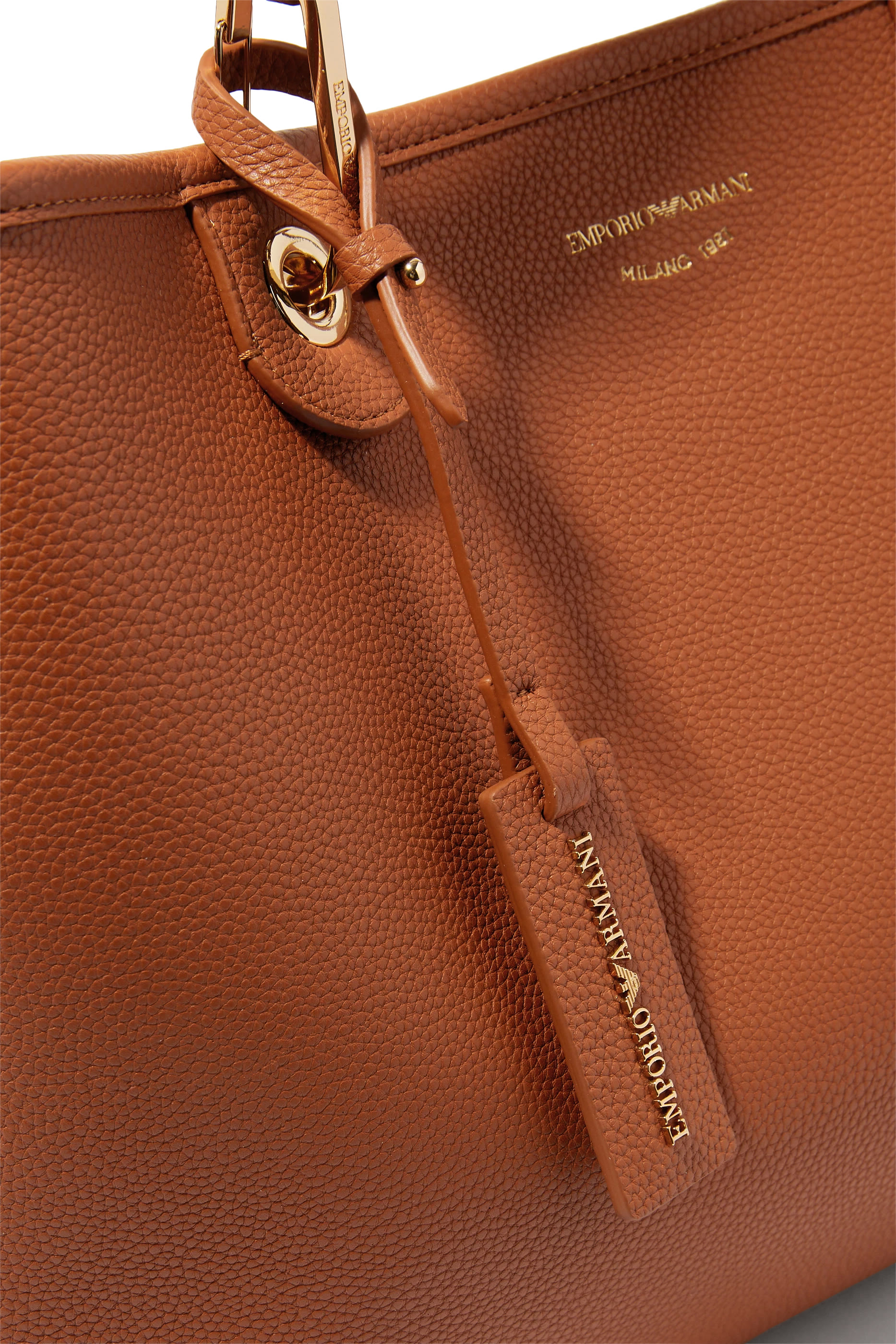 حقيبة يد متوسطة بشعار الماركة