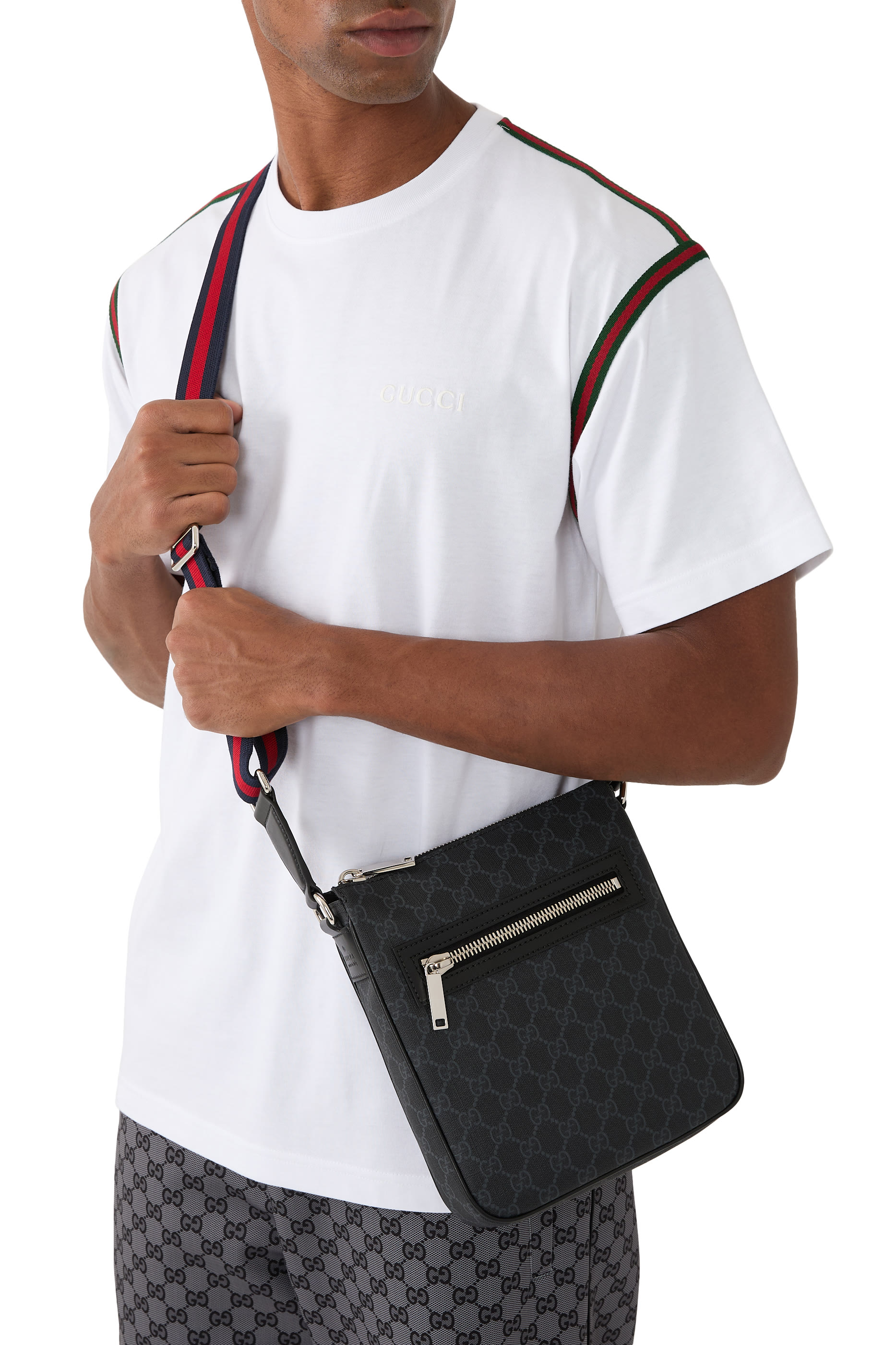 حقيبة كروس بنقشة حرفي شعار الماركة صغيرة