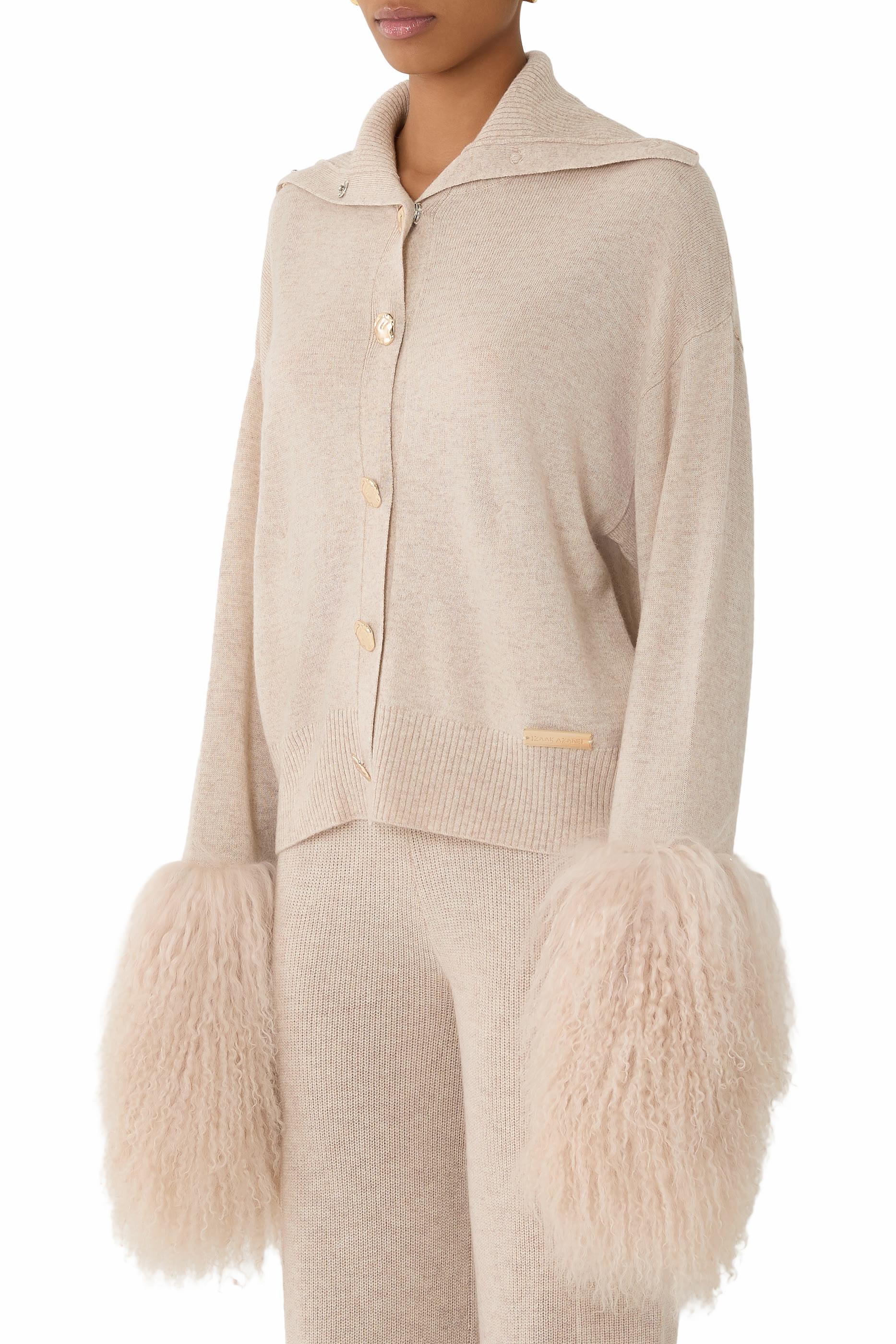 كارديغان بياقة عالية وأساور من جلد غنم