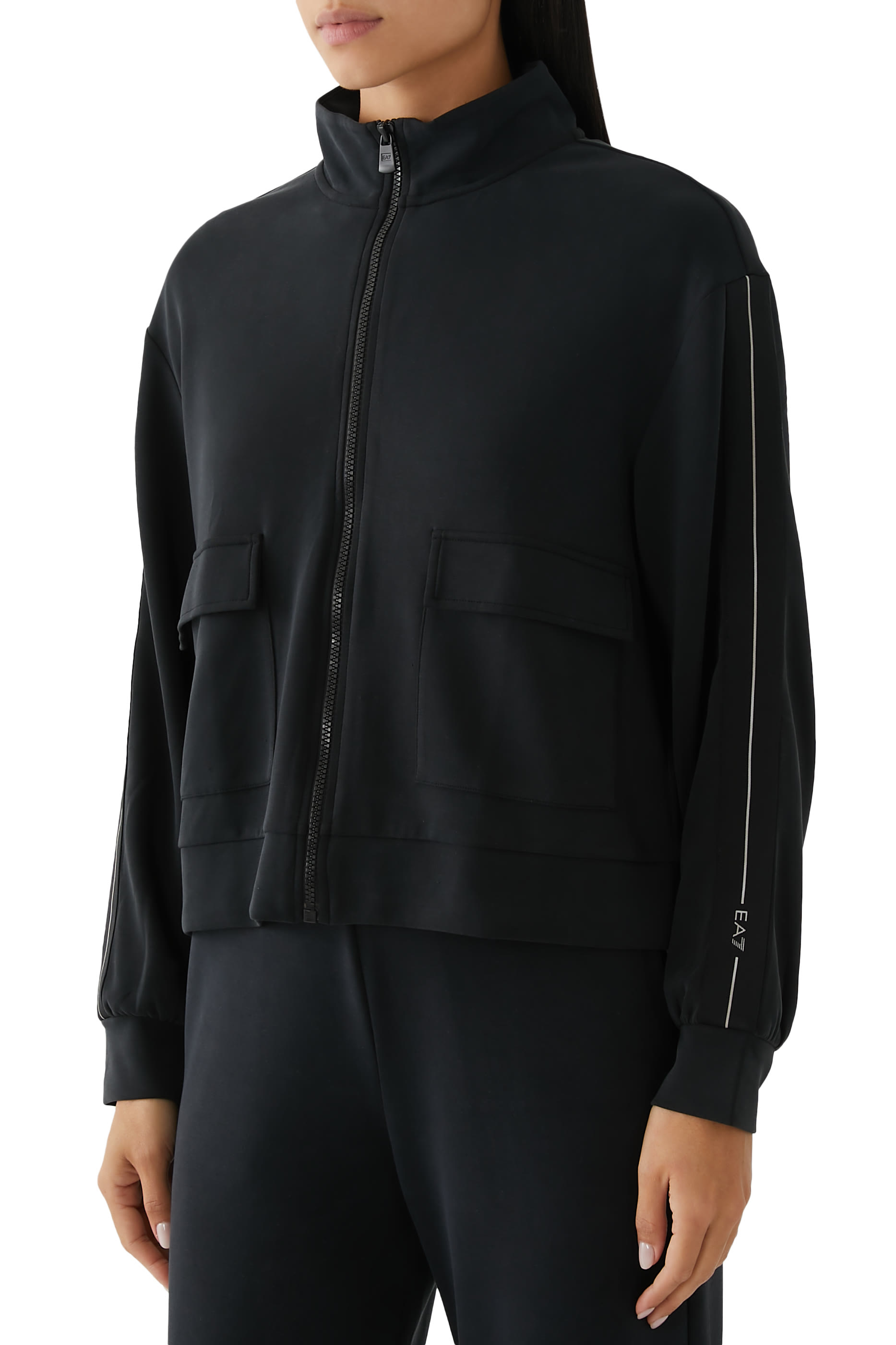 سويت شيرت بشعار الماركة