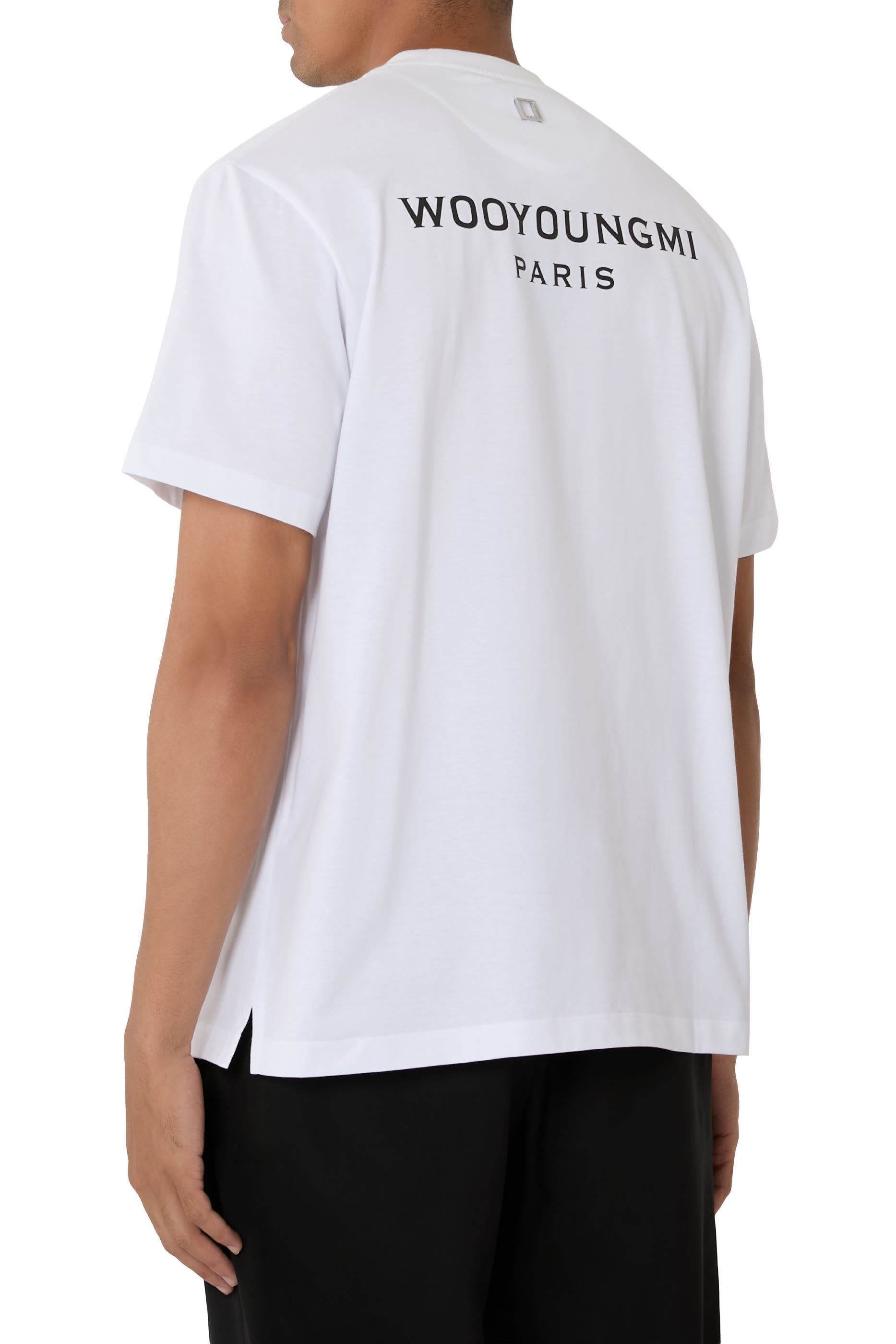 تيشيرت بشعار الماركة في الخلف قطن