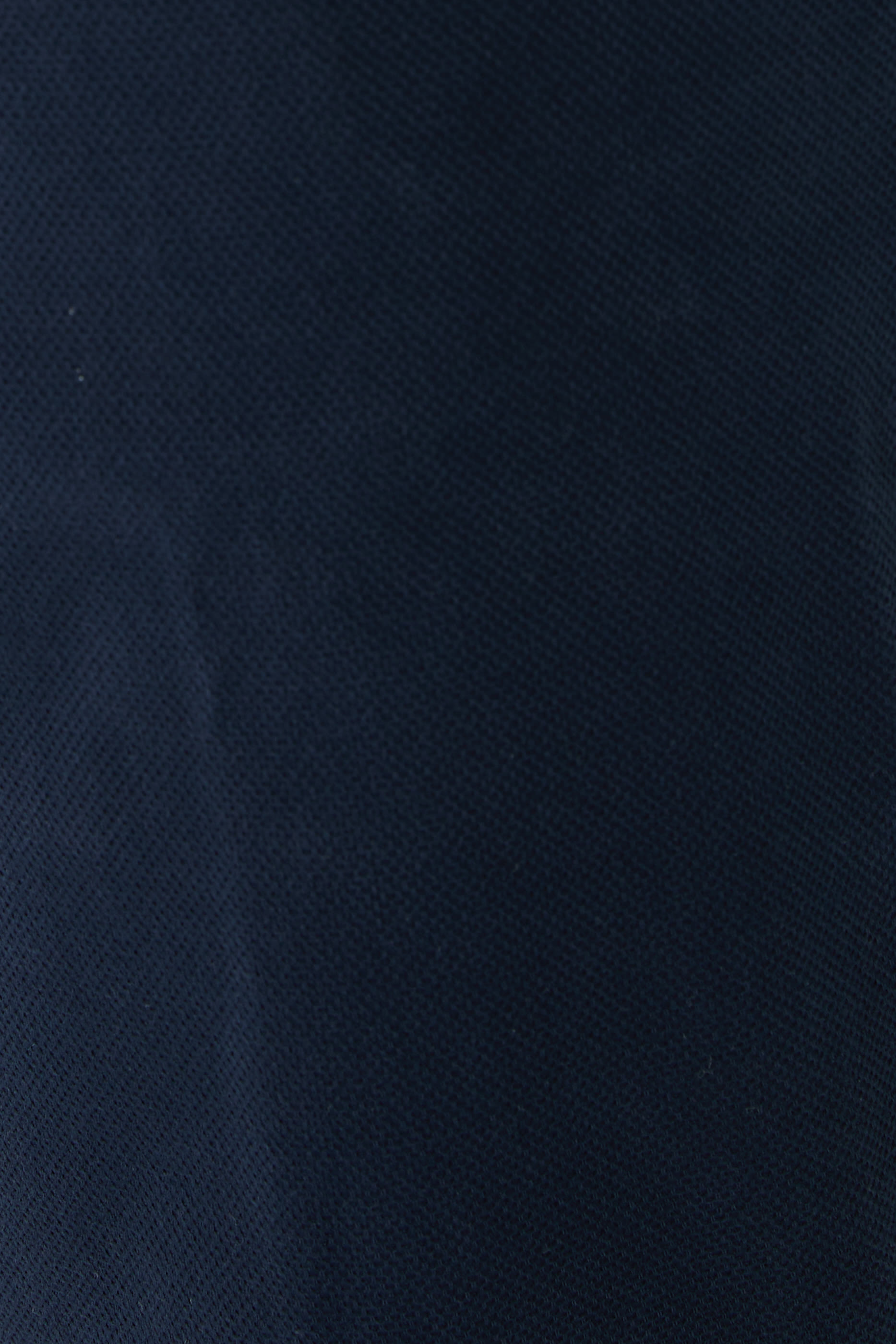 بنطال بقصة ضيقة