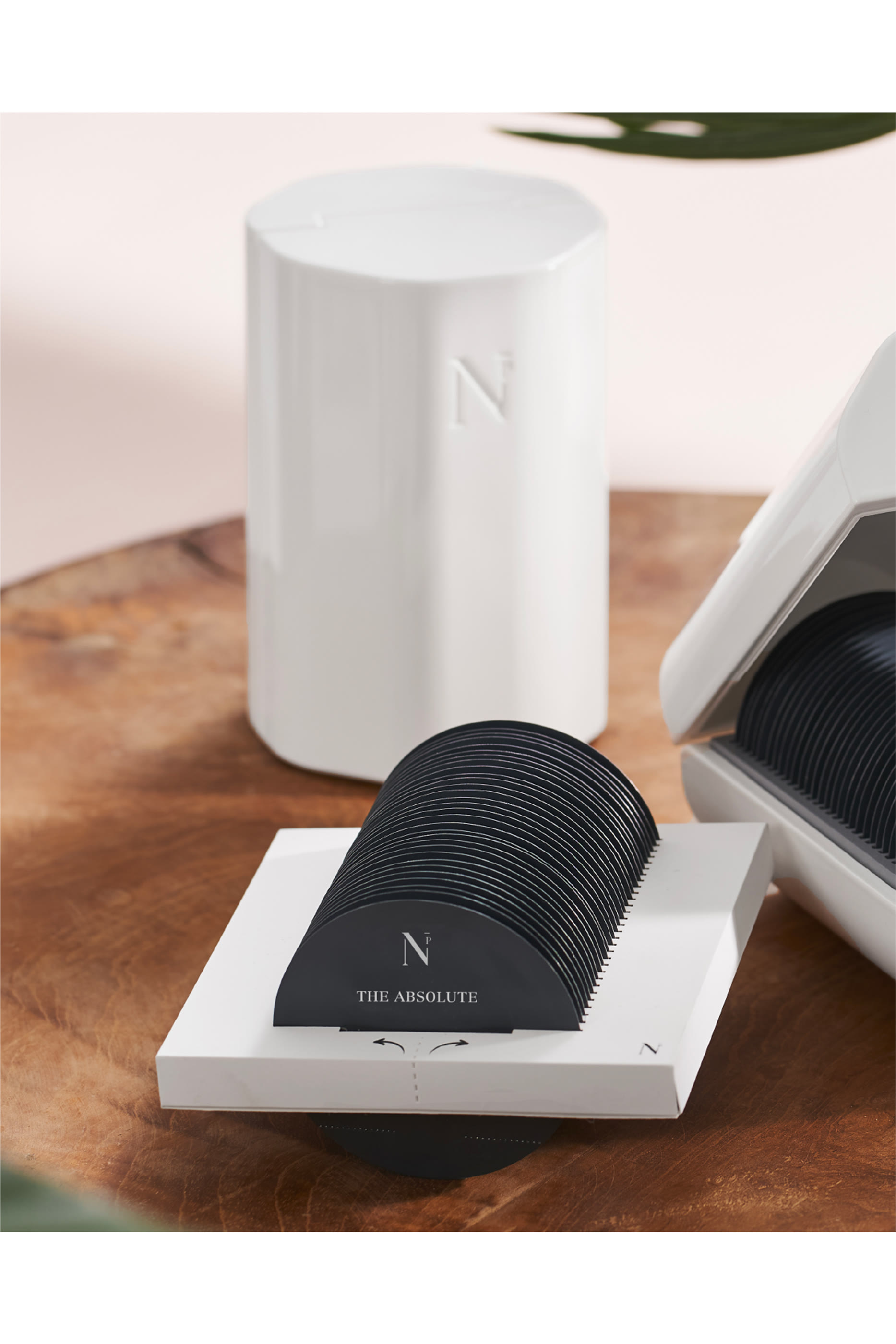 عبوة إعادة ملء سيروم أبسولوت المركز لتجديد البشرة