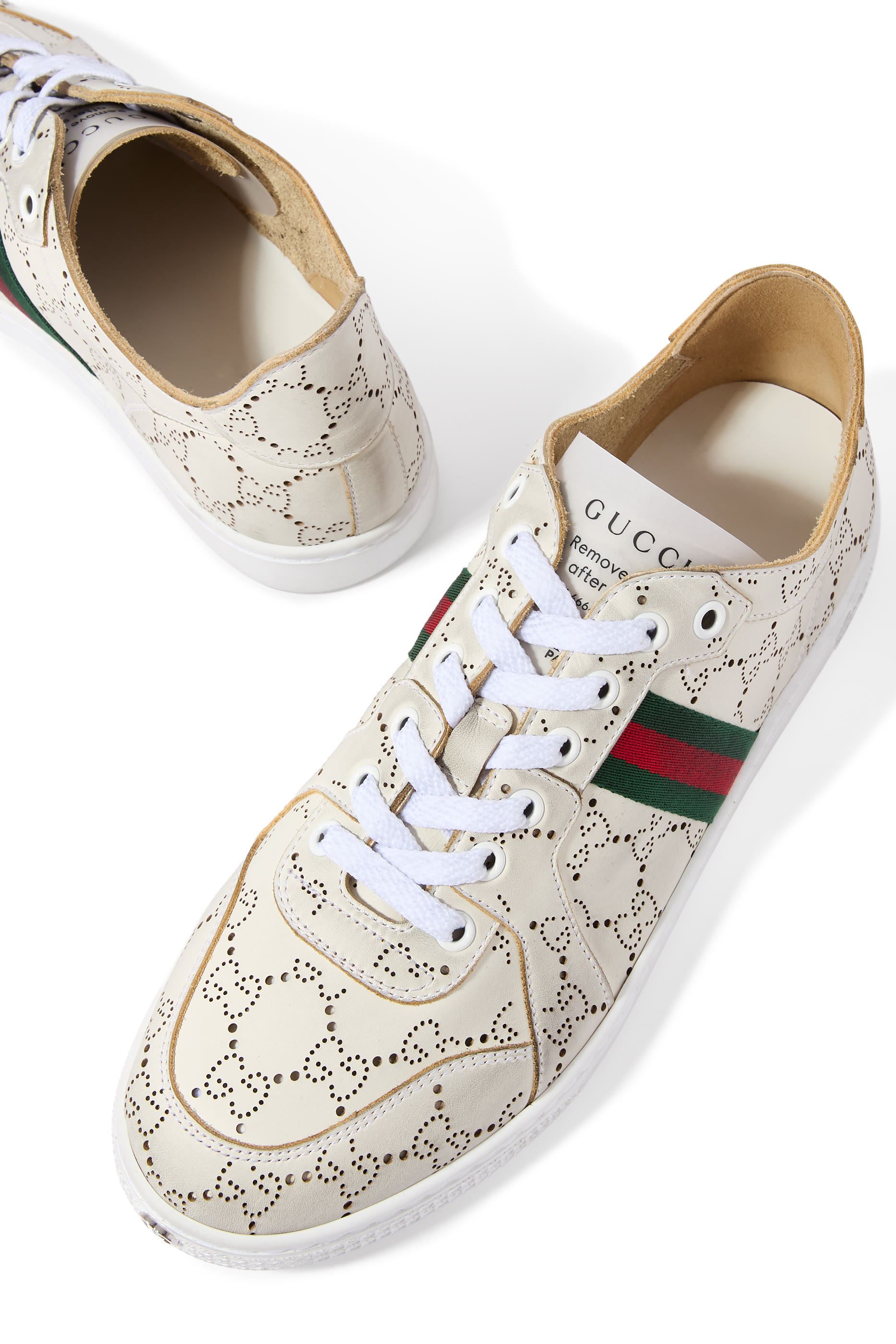 سنيكرز بنقشة حرفي شعار الماركة جلد