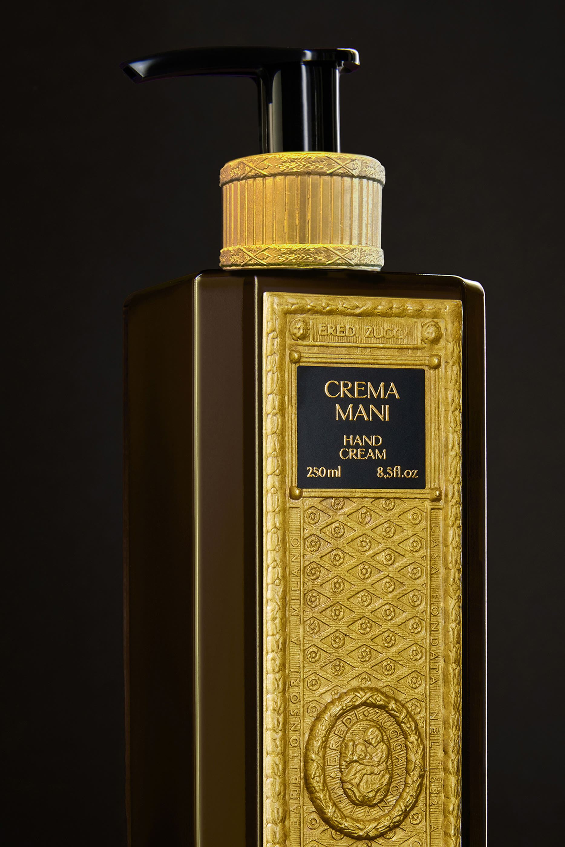 موزع كريم لليدين